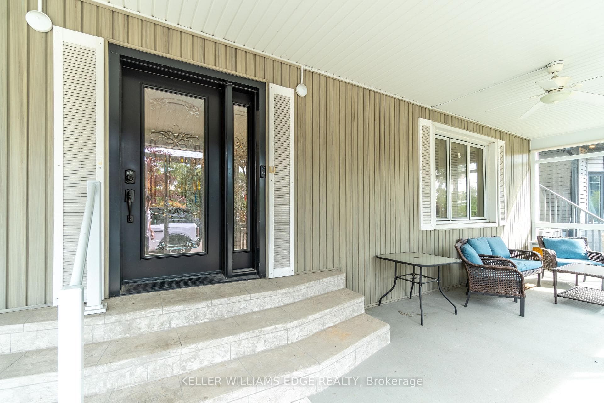 593 Beach Boulevard photo 3