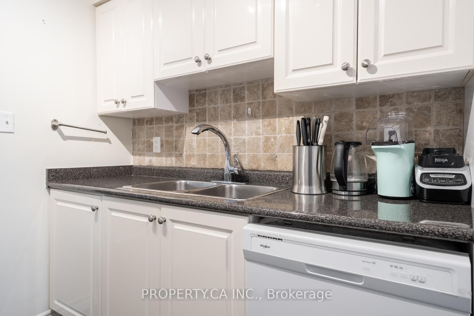 1100 Oxford Street Unit 29 photo 13