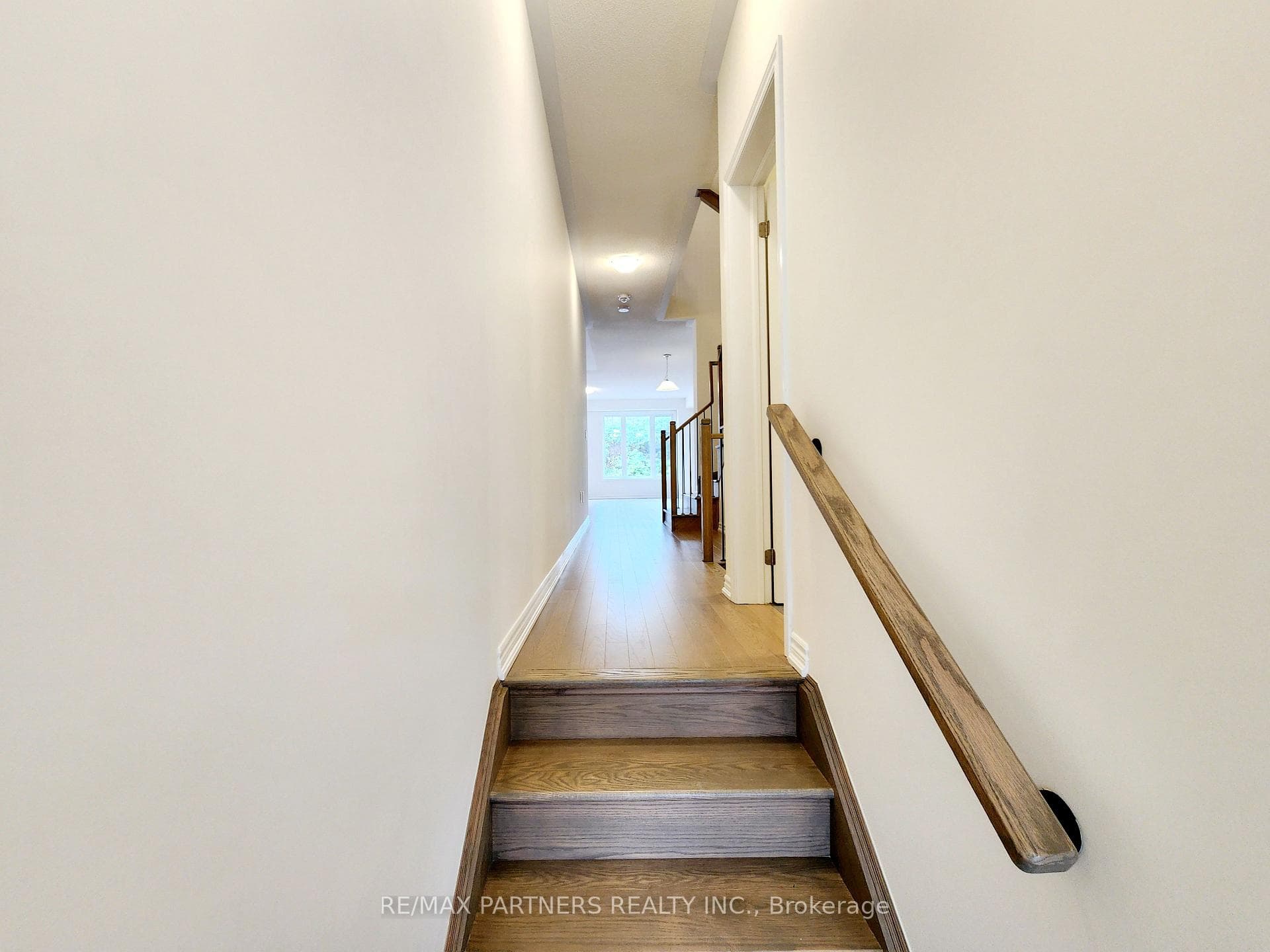 136 Greer Street photo 3