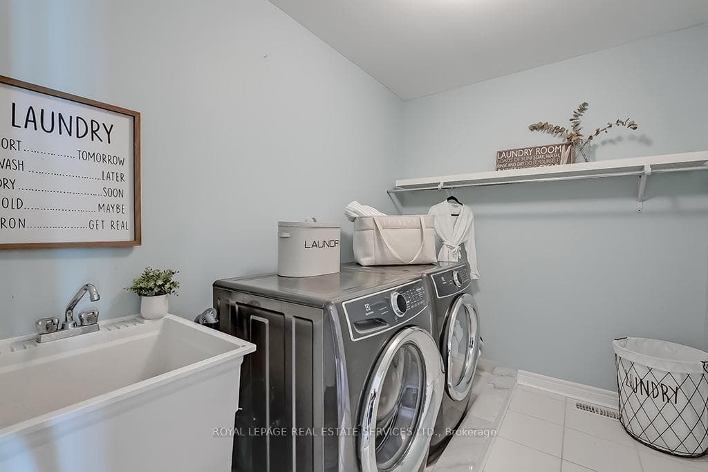 2401 Old Brompton Way photo 31