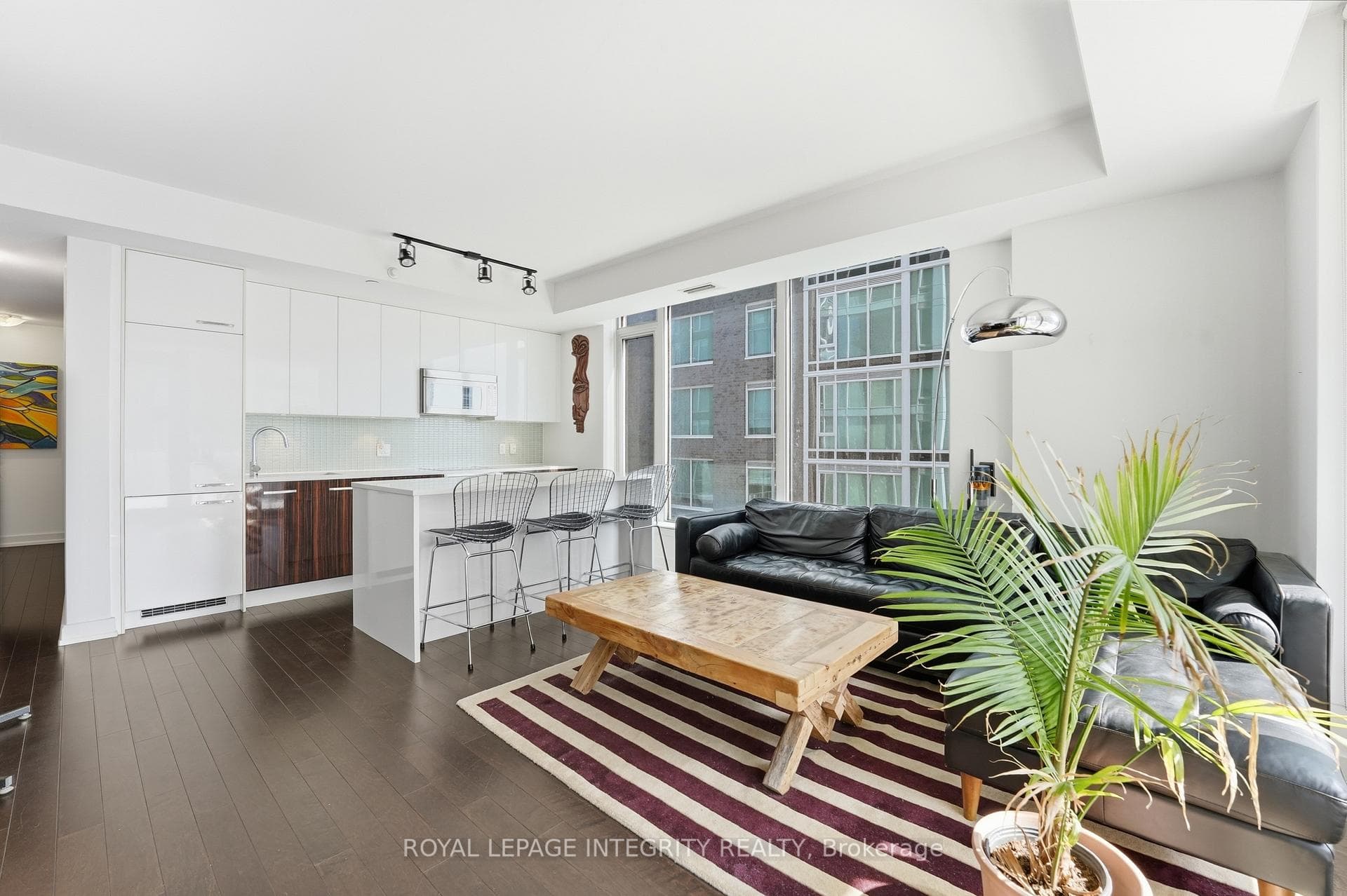 111 Champagne Avenue Unit 401 photo 2