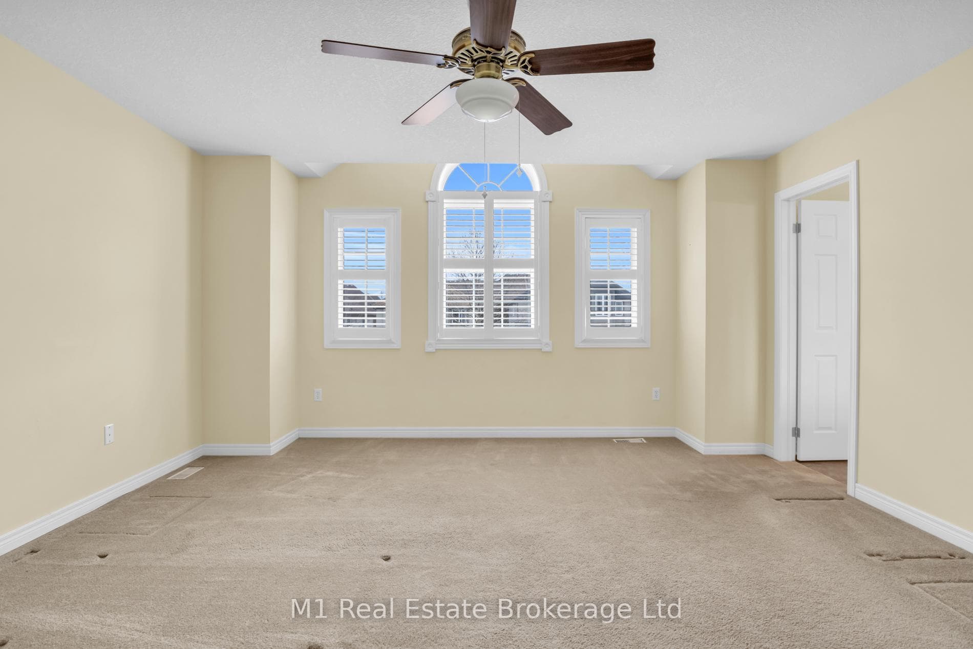 33 Hilltop Road photo 20
