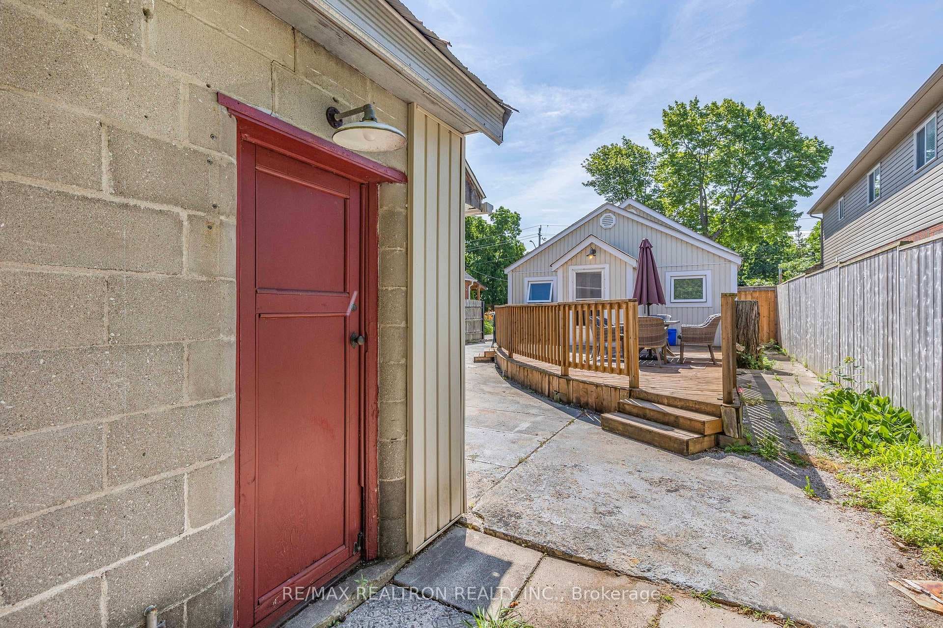 72 Henry Street photo 33