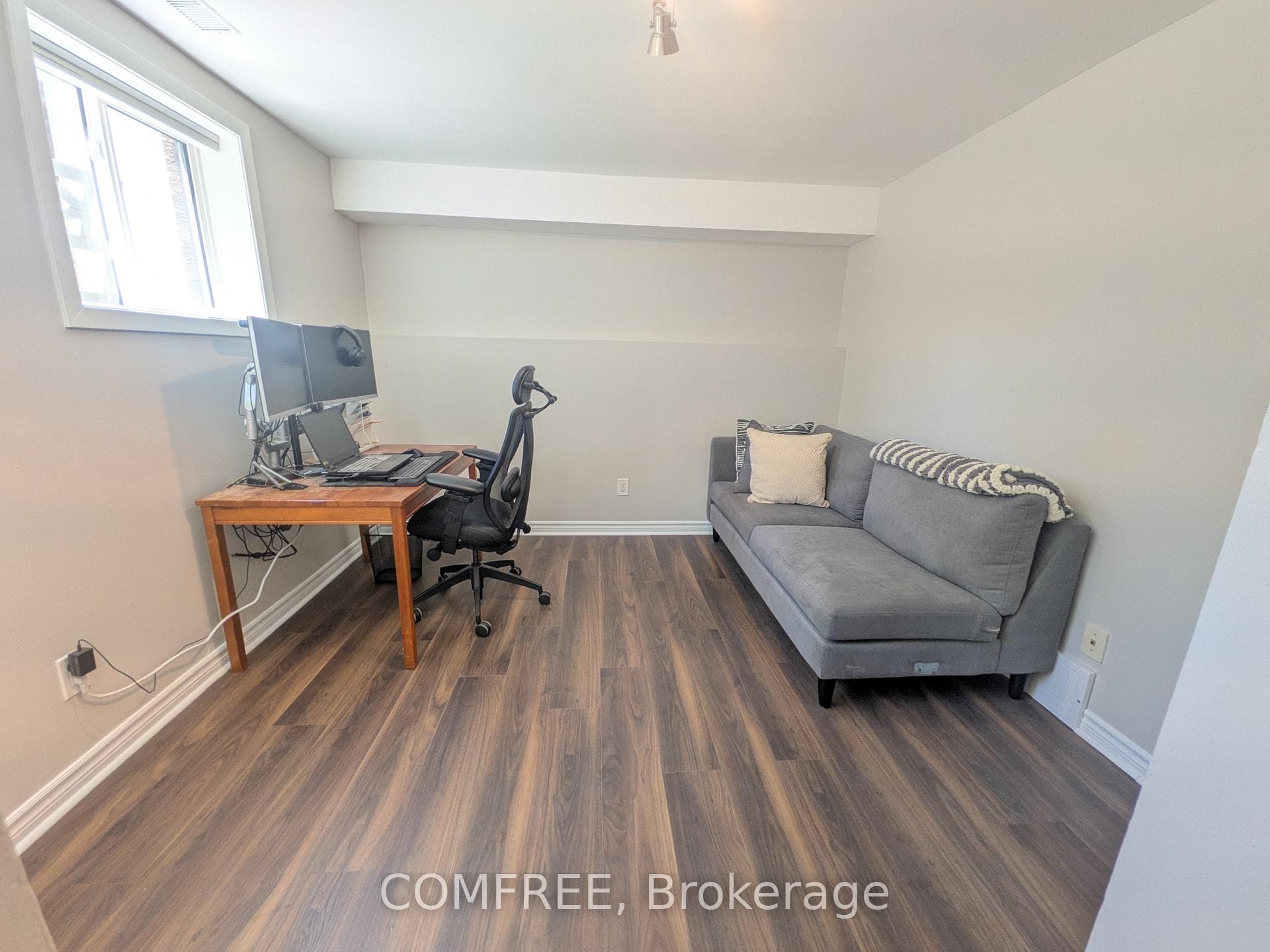 8B Forester Crescent photo 13