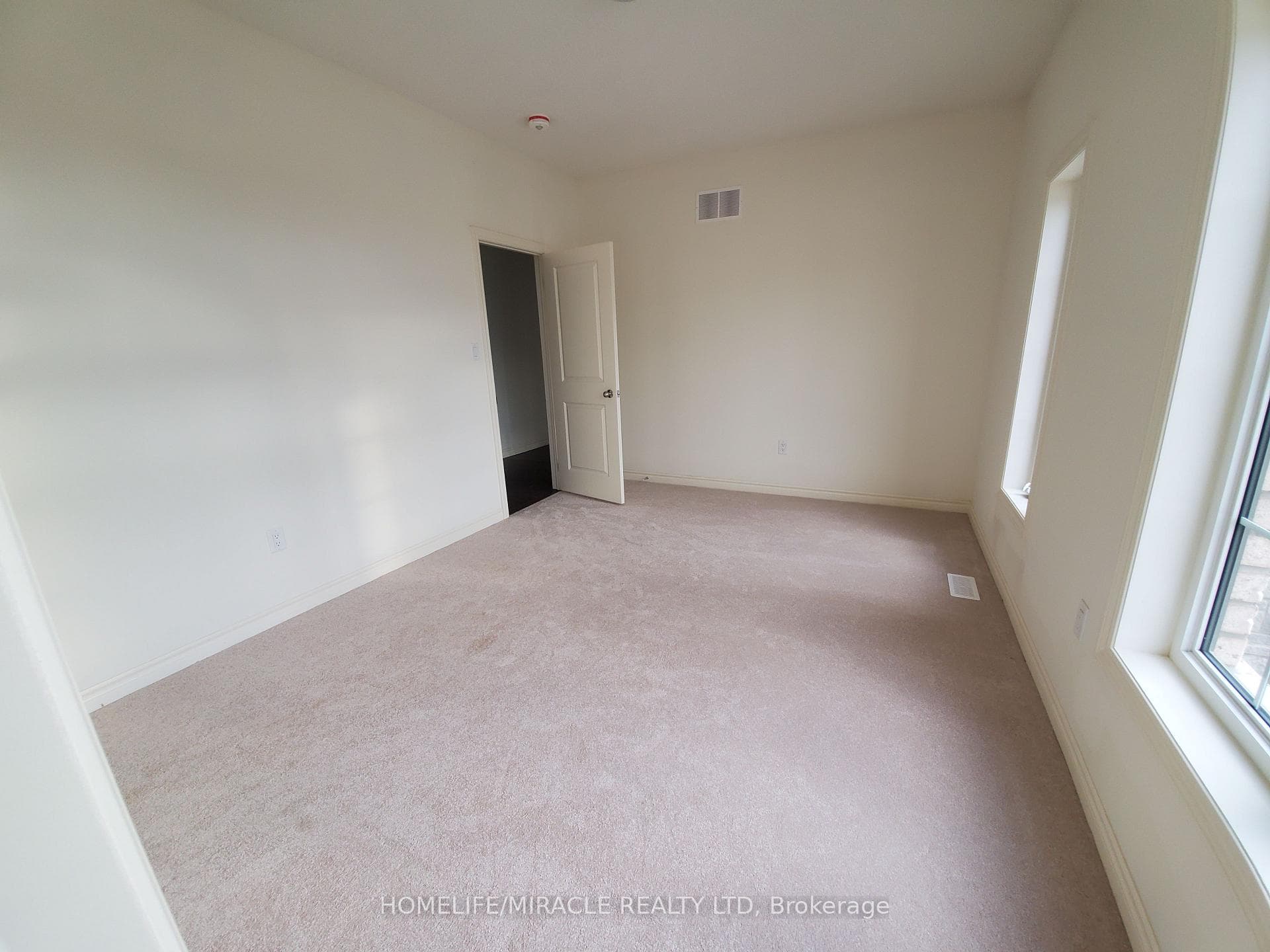 18 Bachelor Street photo 35