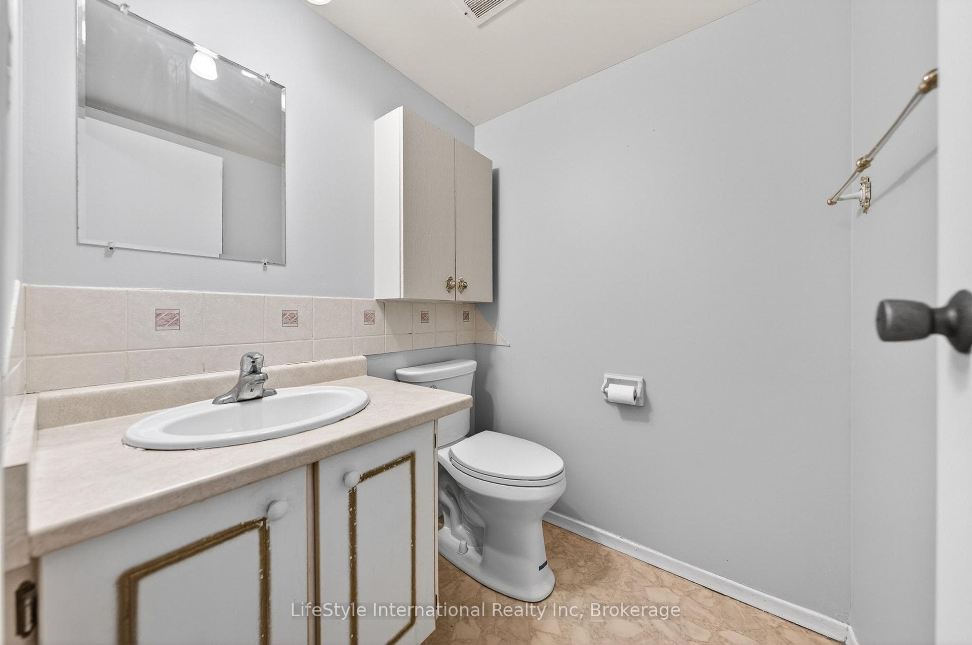 19 Woodlawn Road Unit 512 photo 33
