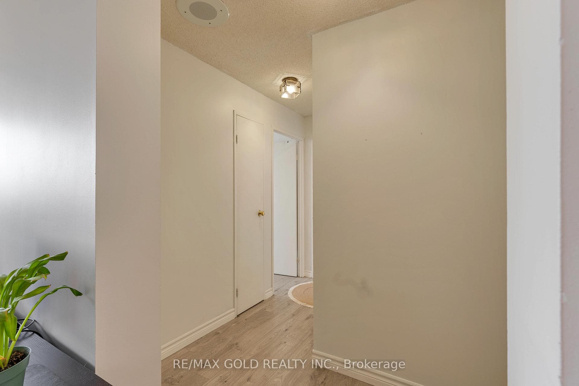 3700 Kaneff Crescent Unit 2101 photo 23