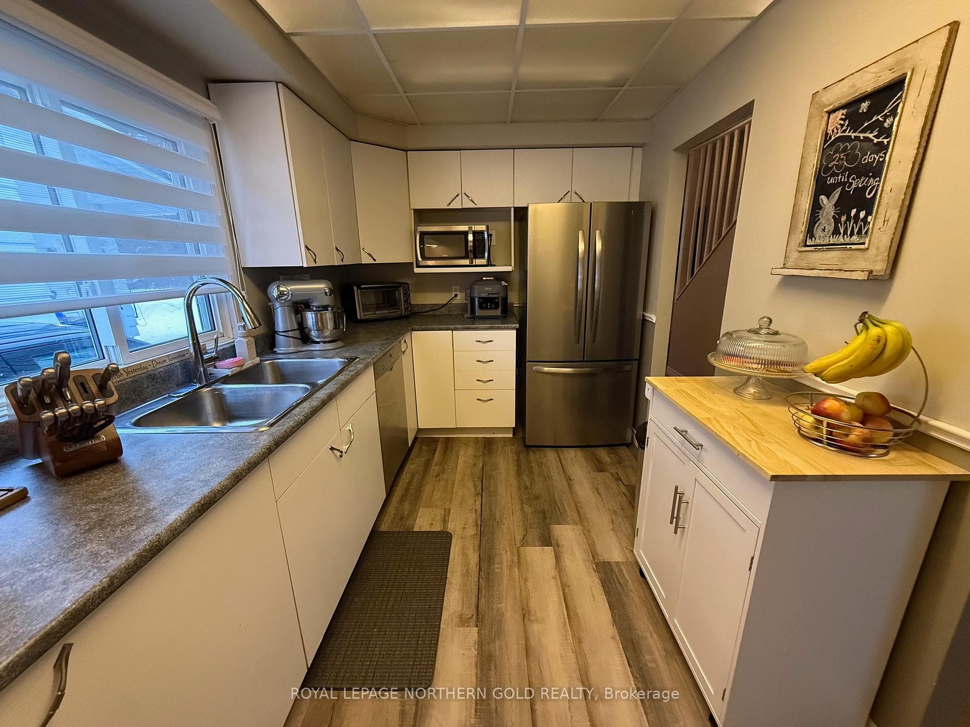 52 MACPHERSON Avenue photo 4