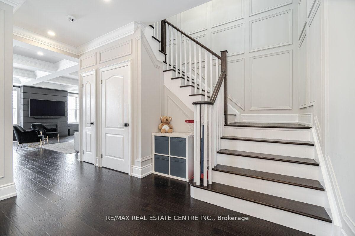 34 HAMILTON Court photo 14