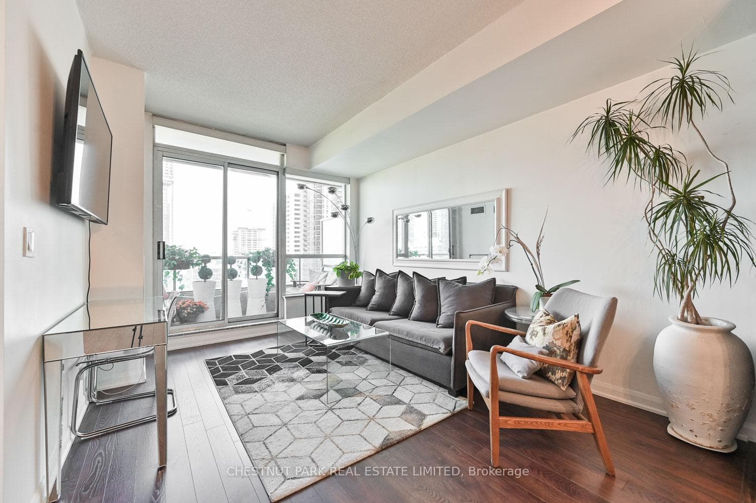 500 Sherbourne Street Unit 1411 photo 7