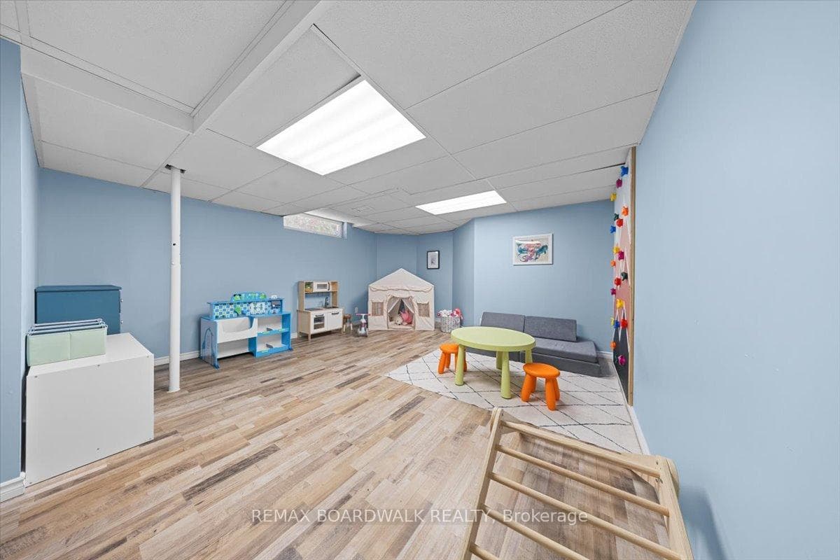1715 Teakdale Avenue photo 40
