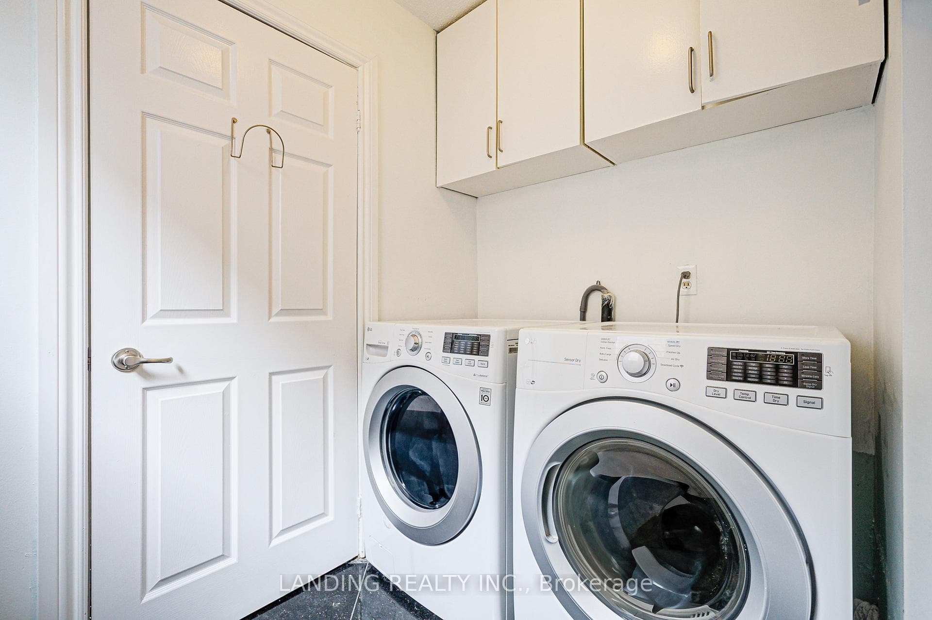 110 Cimmaron Street photo 18