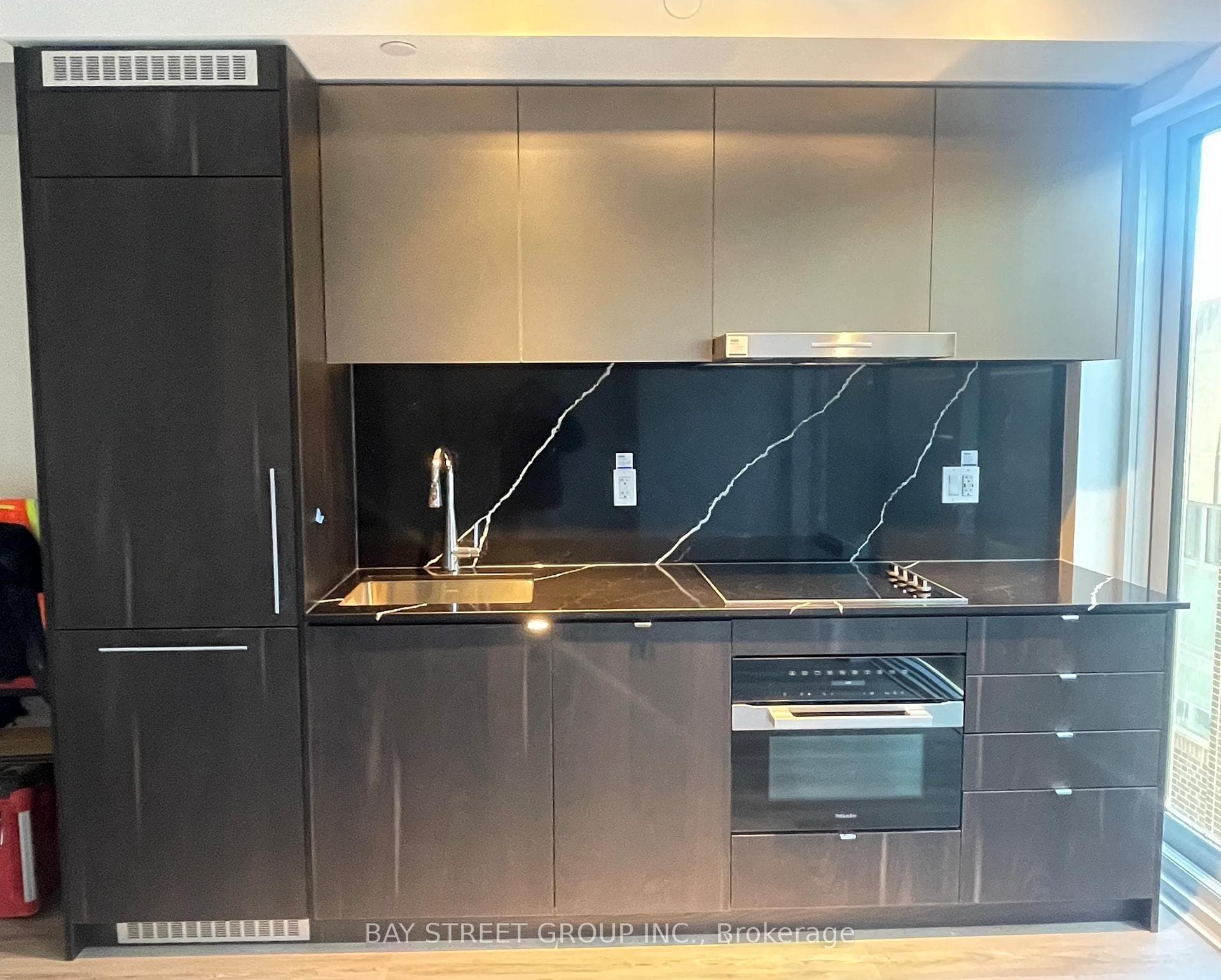 771 Yonge Street Unit 1011 photo 8