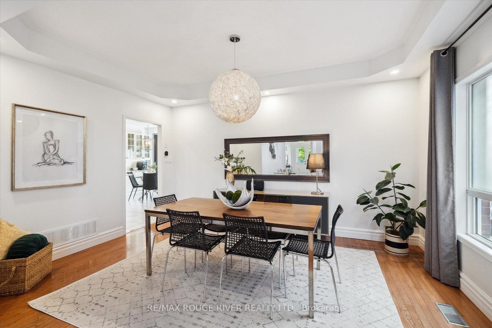52 Warwick Avenue photo 9