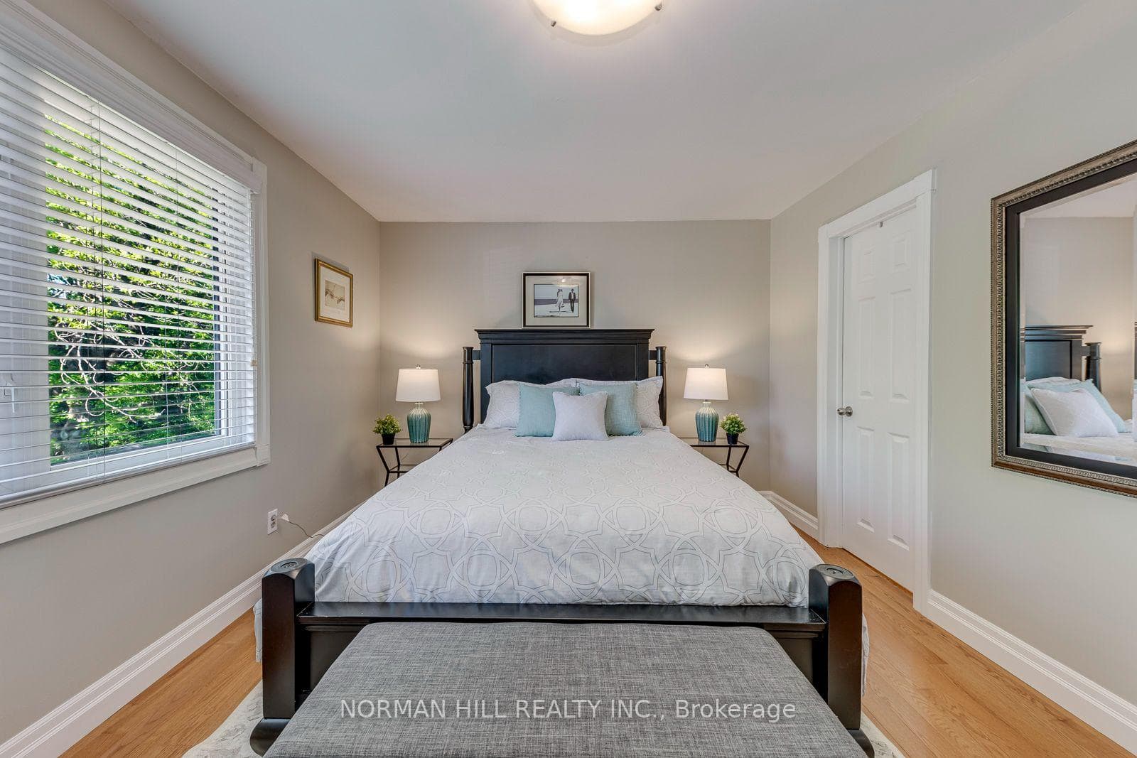 2491 Woburn Crescent photo 28