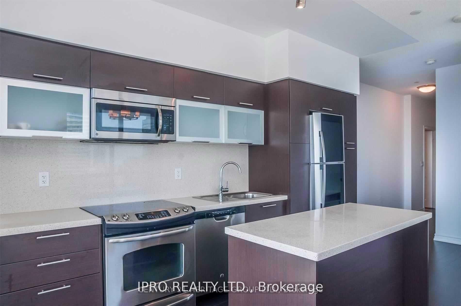 386 Yonge Street Unit 3502 photo 3