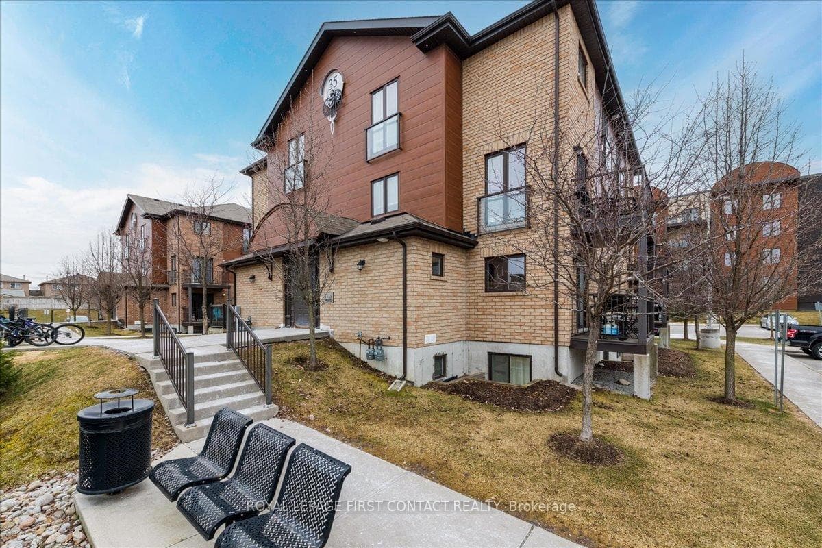 35 Madelaine Drive Unit 4 photo 20