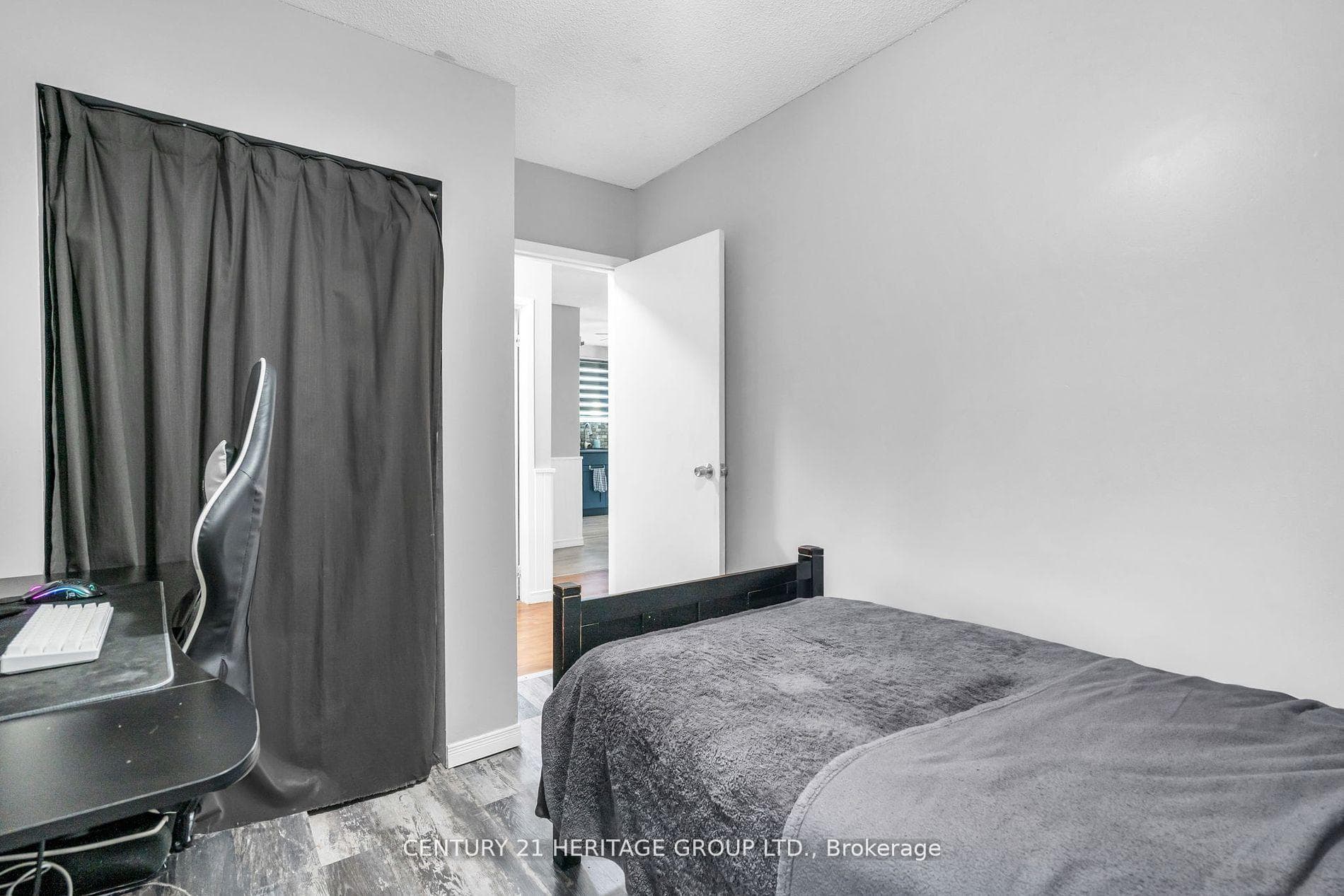 324 Hollywood Drive photo 17