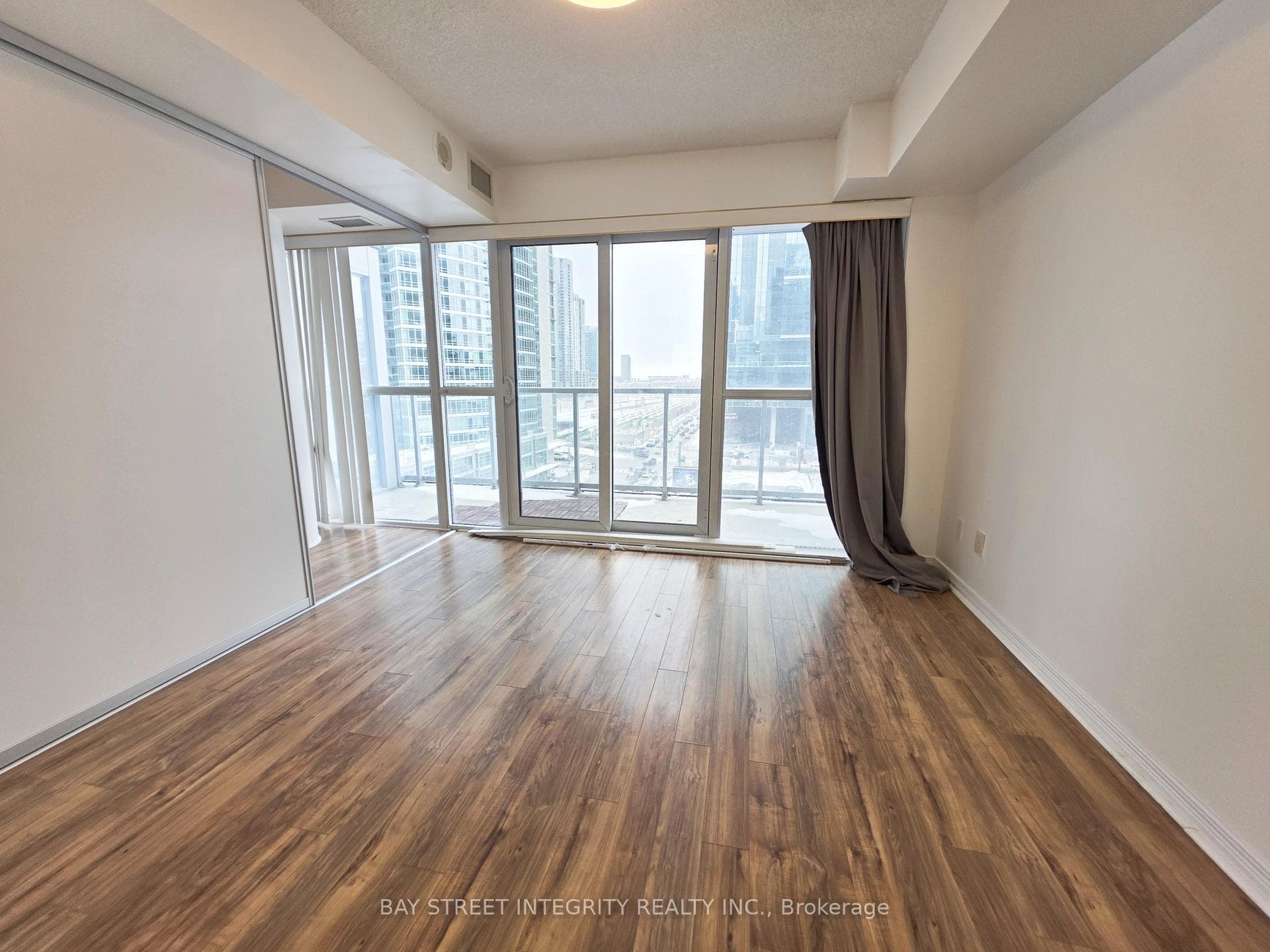 352 FRONT Street Unit 608 photo 9