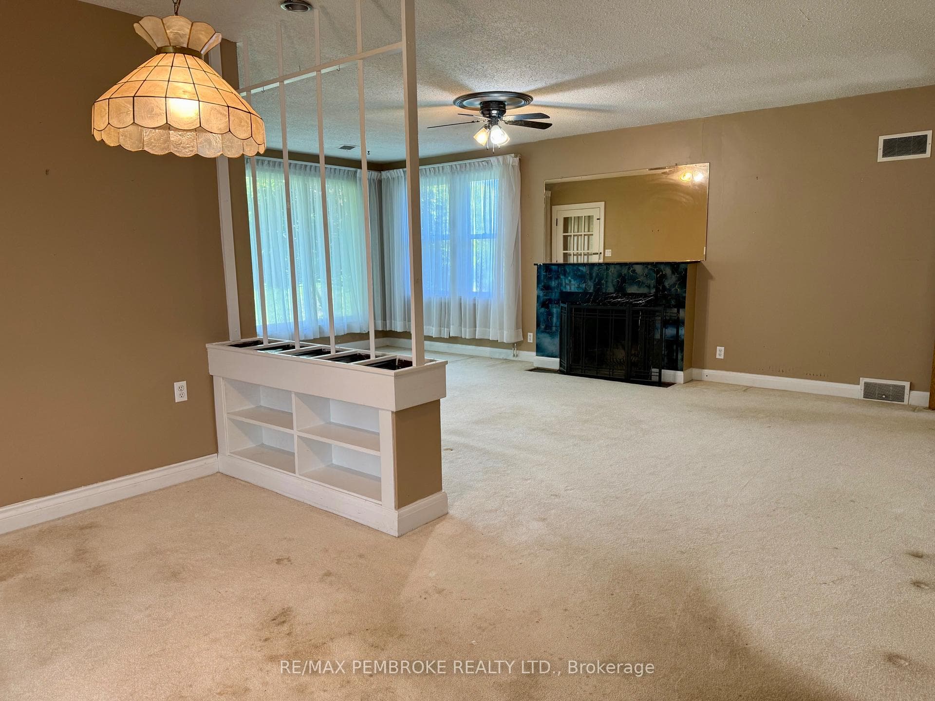 Dinning room area, with bay Window