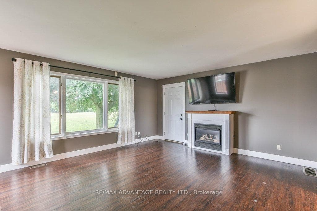 25 Laurentian Drive photo 7