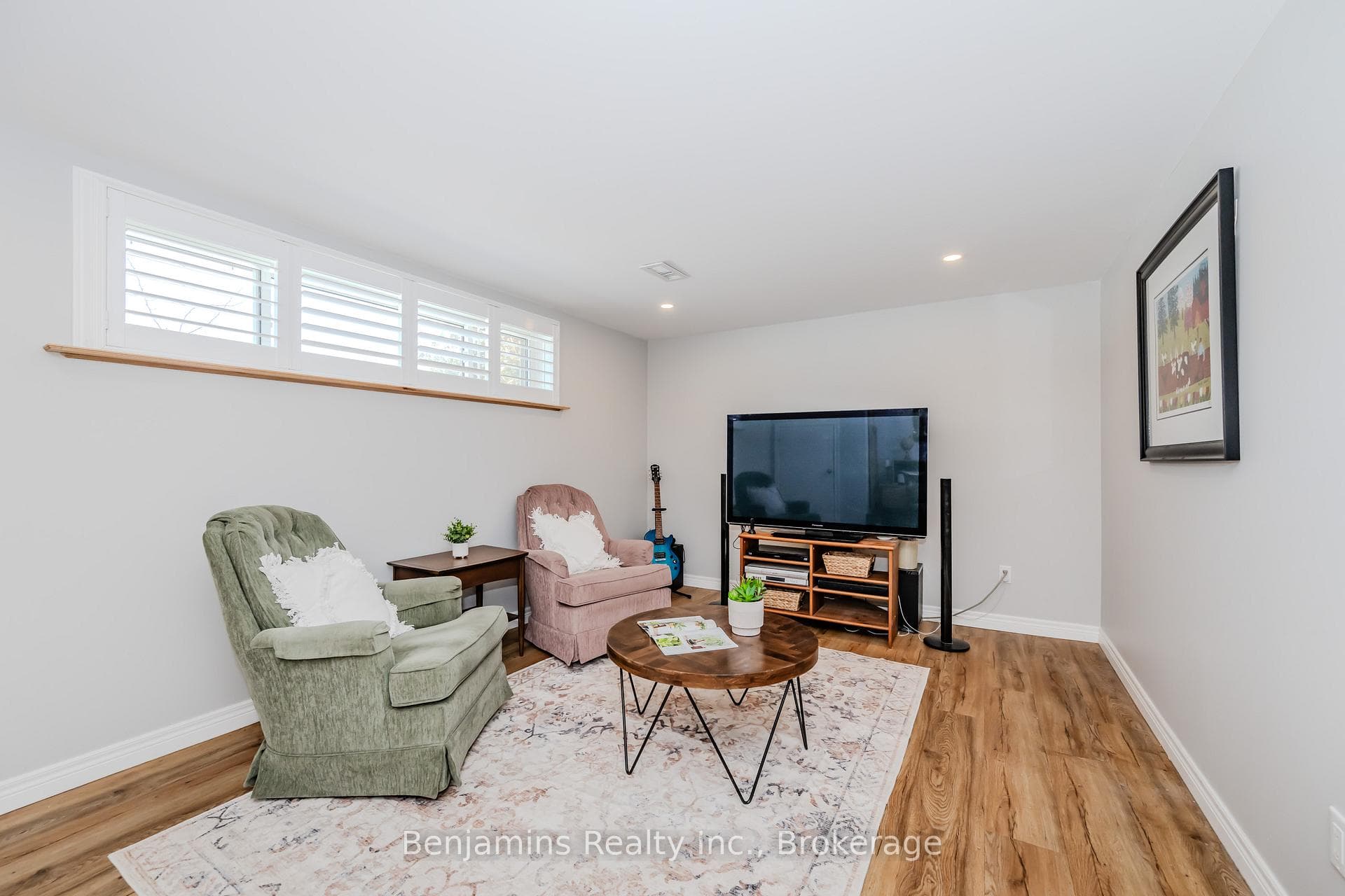 11 Willow Avenue photo 29
