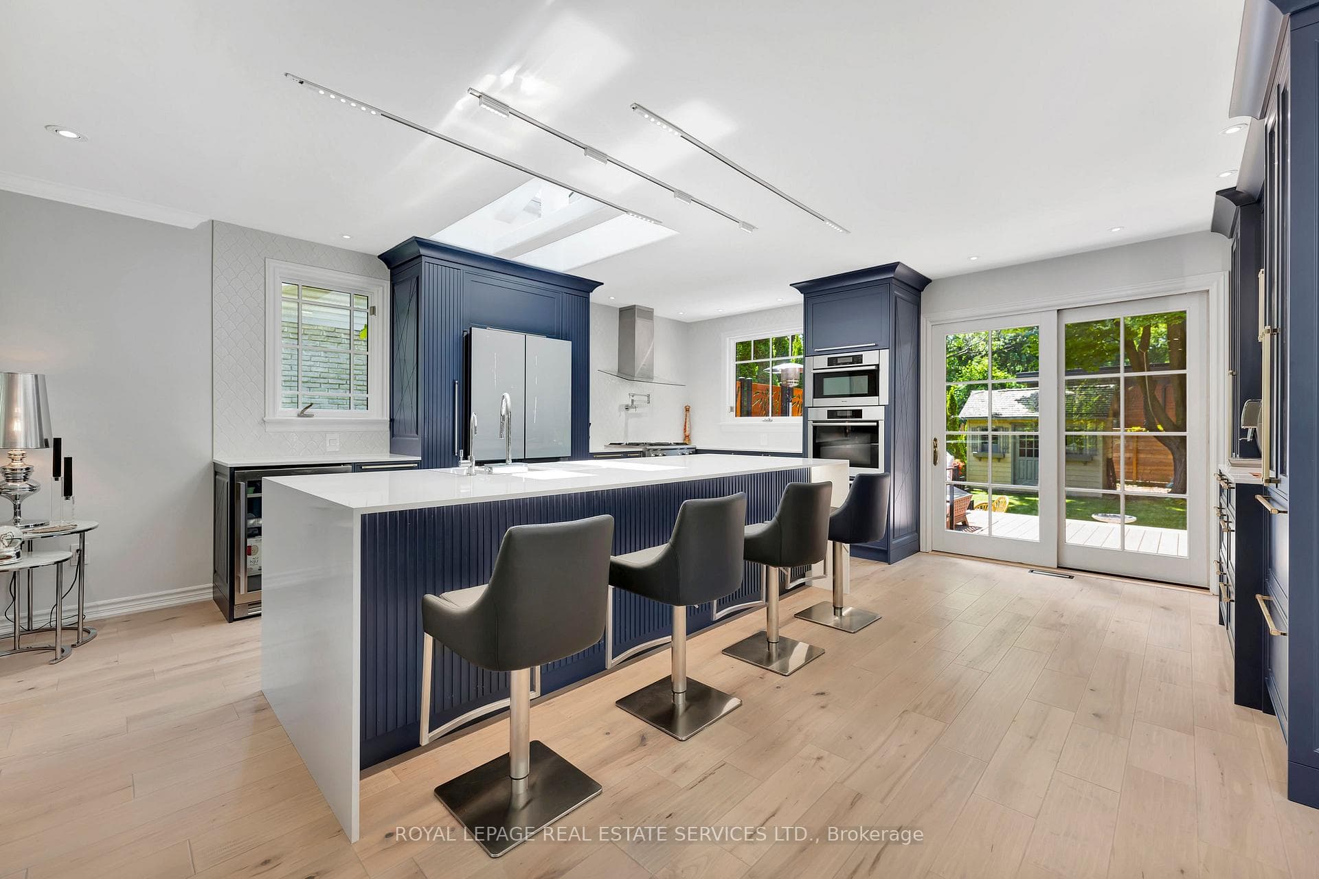 464 Anthony Drive photo 14