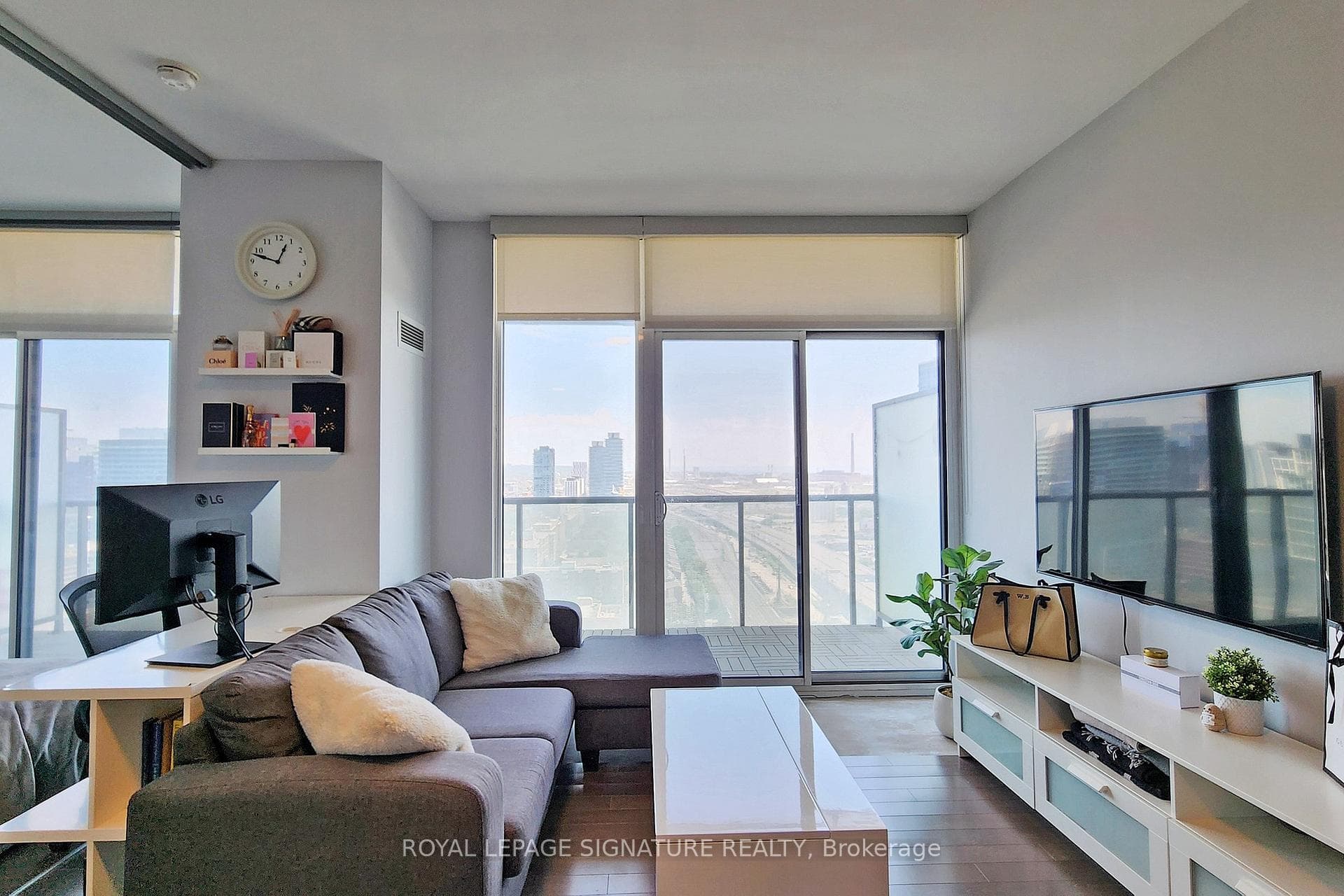 1 Market Street Unit 2708 photo 1