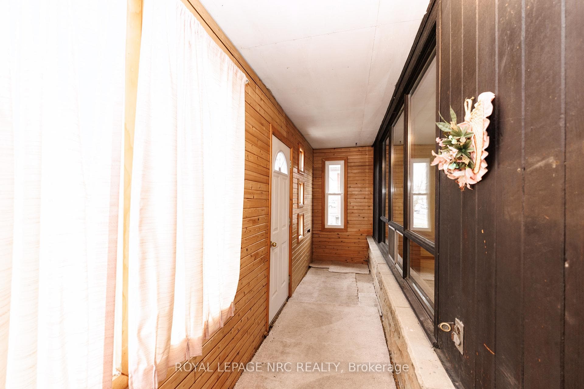 33 Strathmore Crescent photo 7