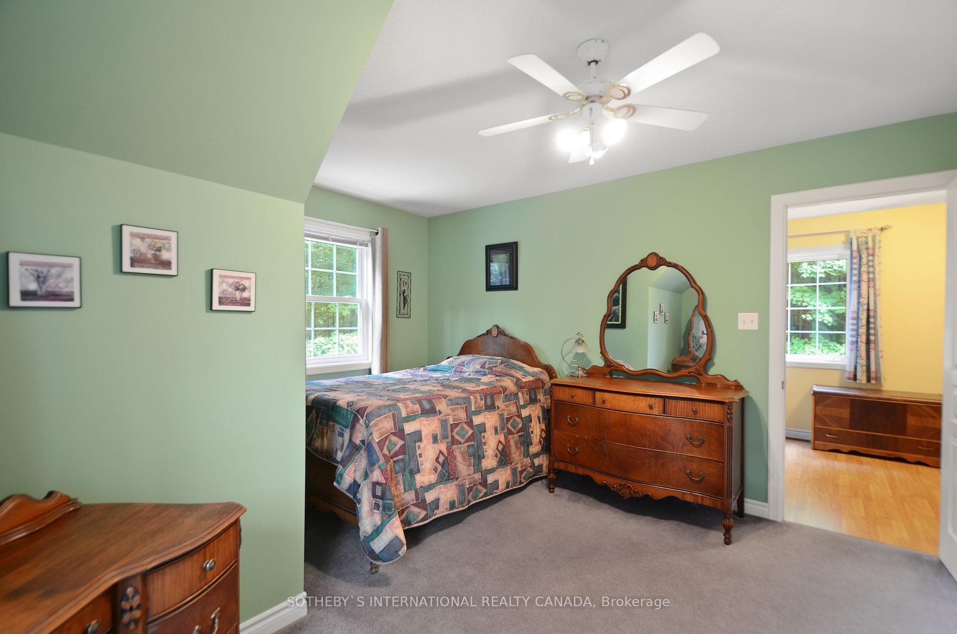165 Valley Crescent photo 34