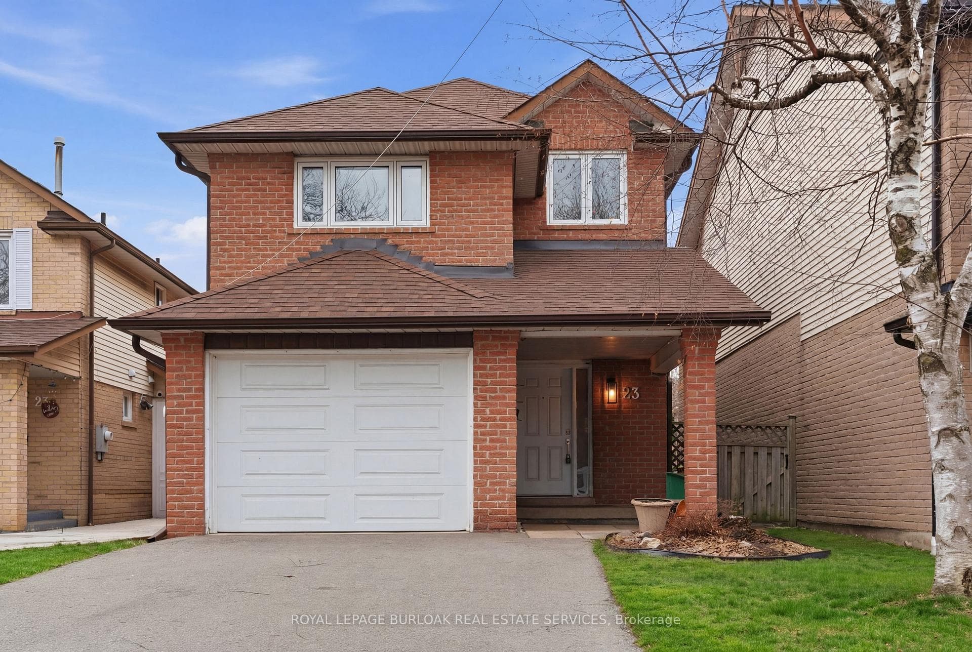 23 Garden Avenue photo 1