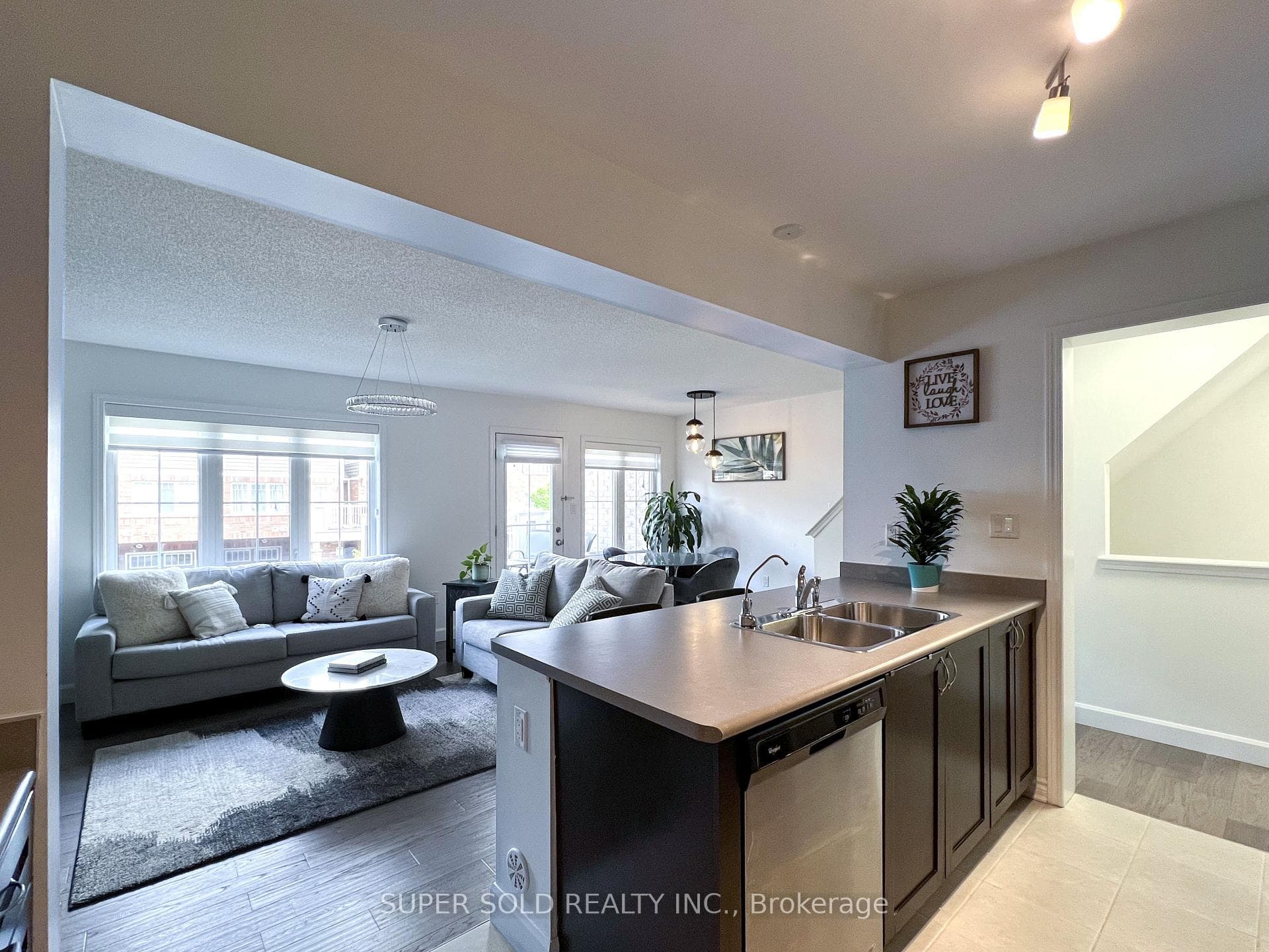 286 Casson Point photo 8