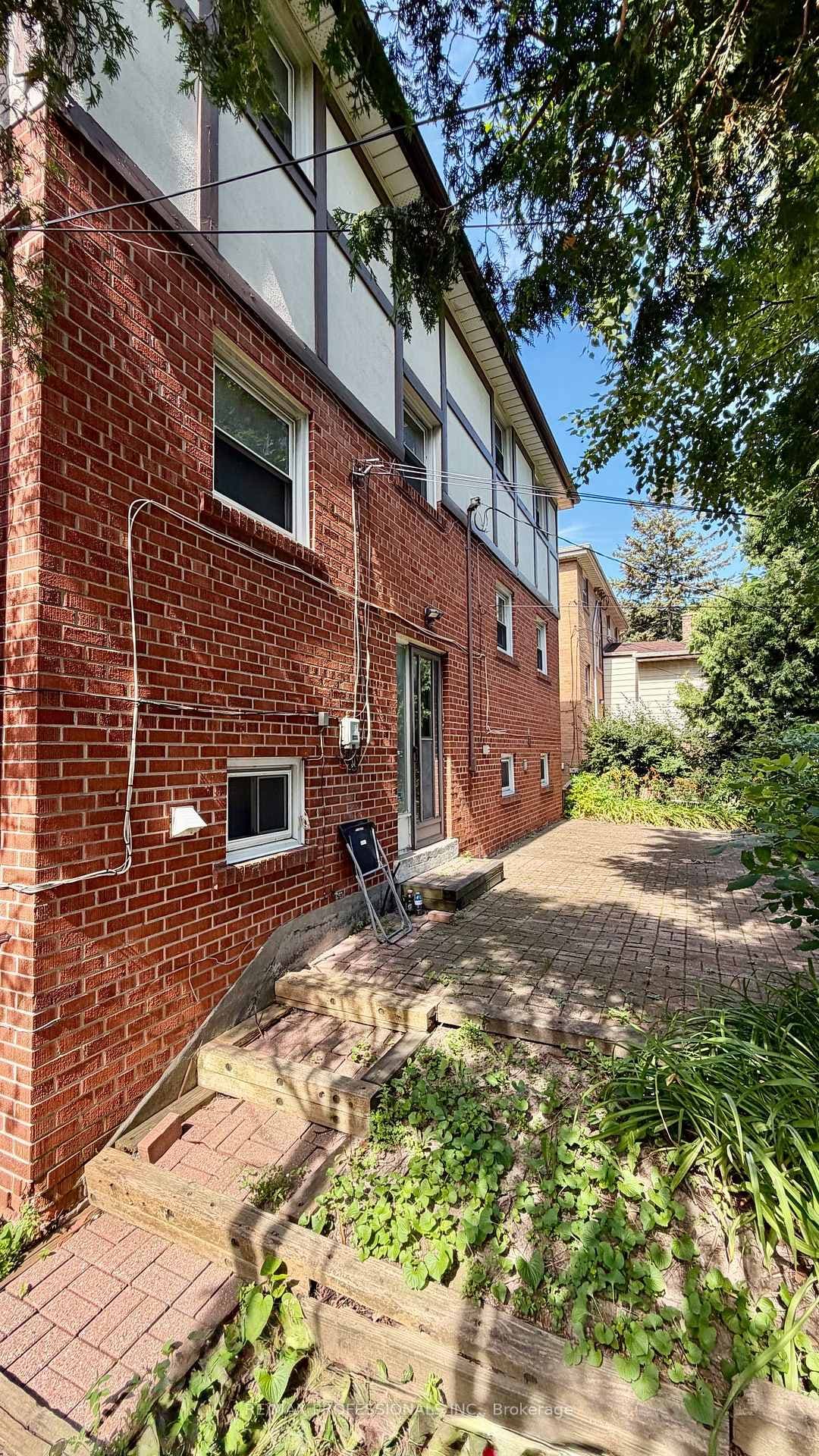 8 Bridesburg Drive photo 10