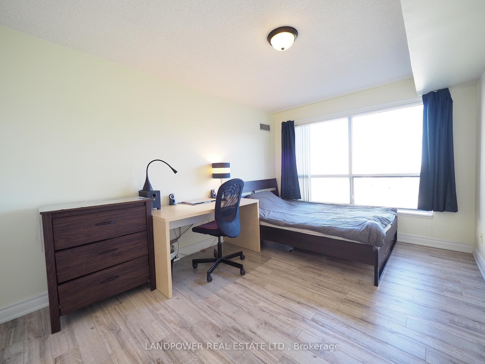 2550 Lawrence Avenue Unit 1406 photo 21