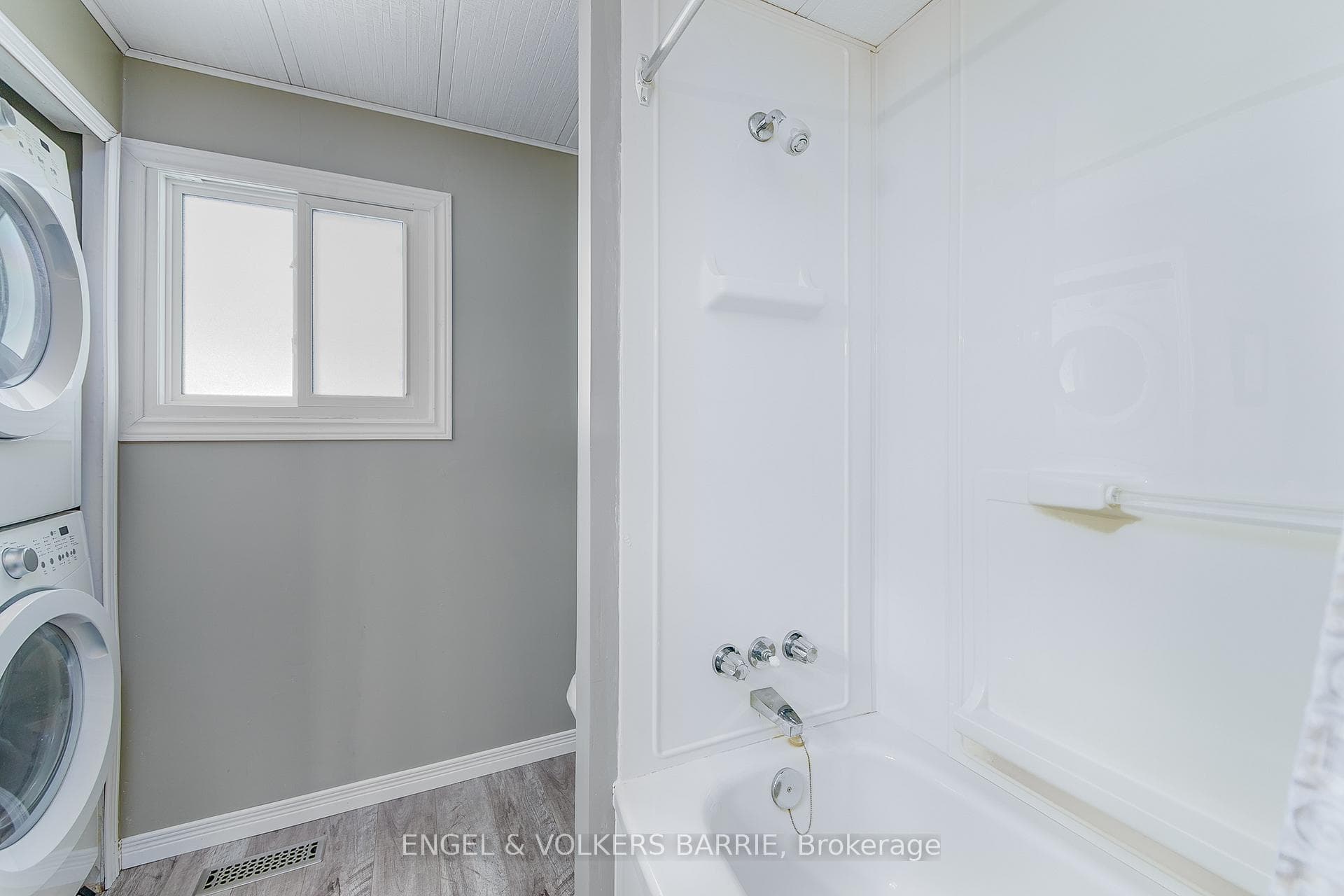 726-8 Honeysuckle Lane photo 22