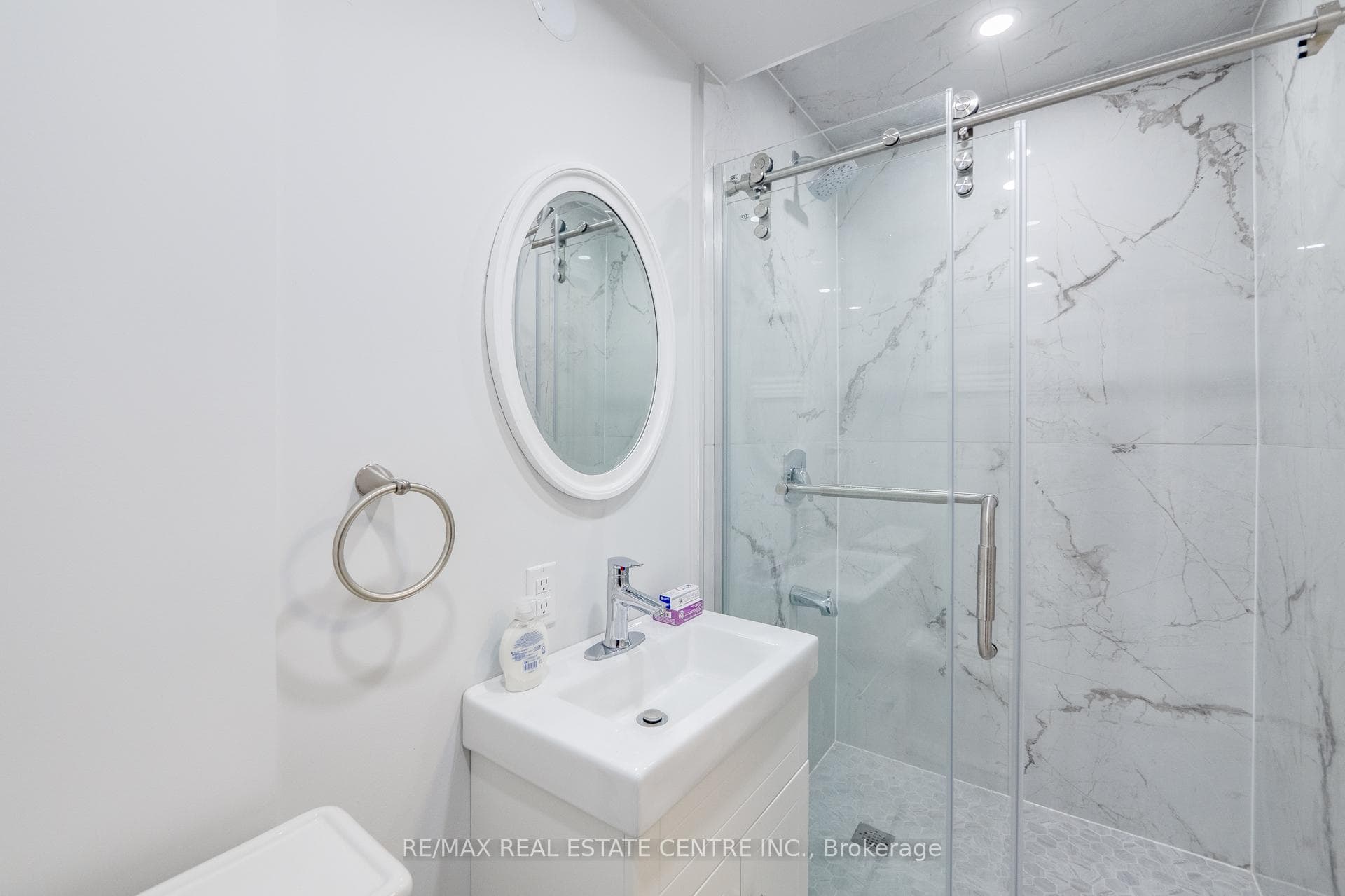 9 Metcalfe Court photo 34