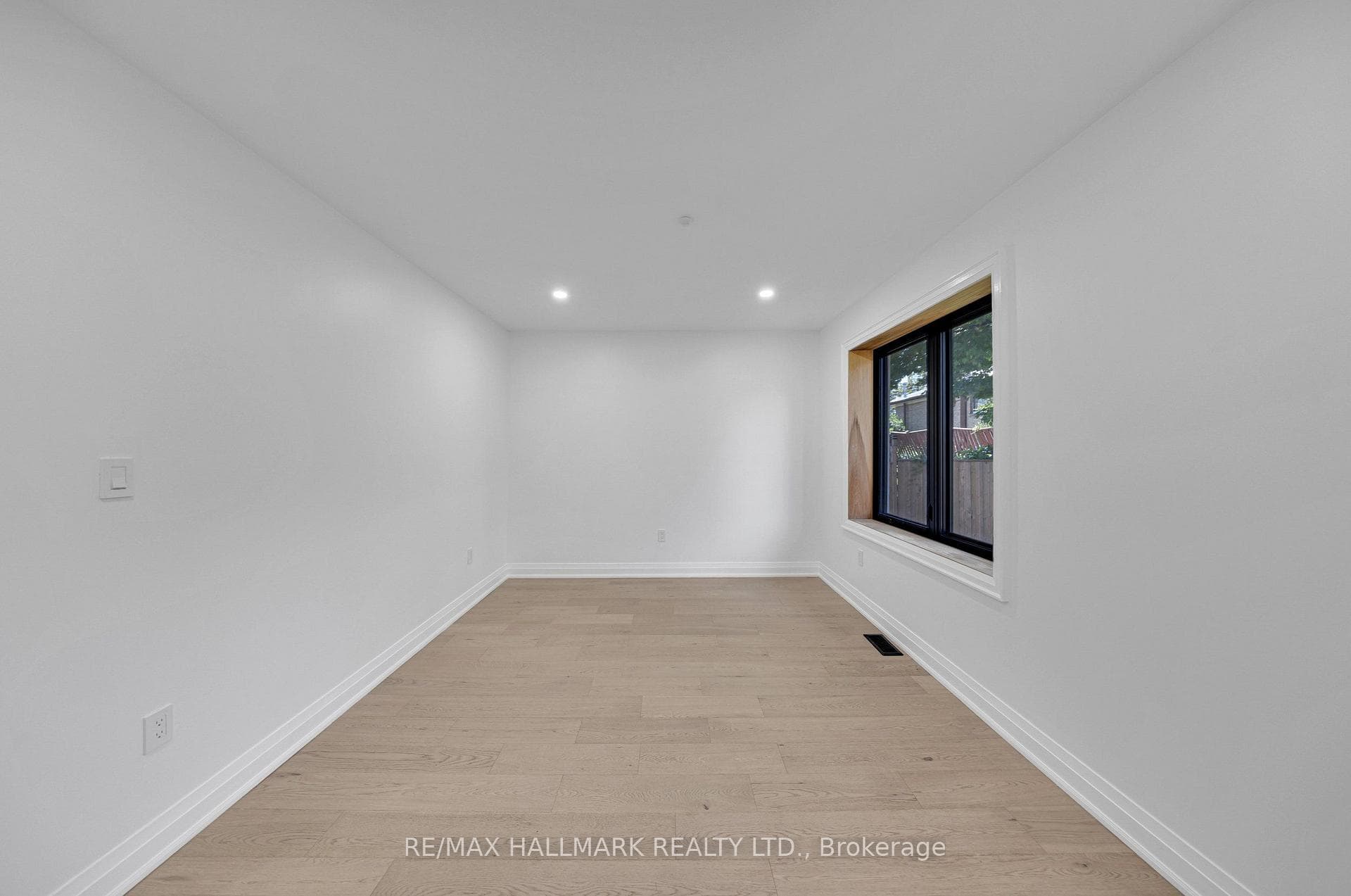 978 Midland Avenue photo 23