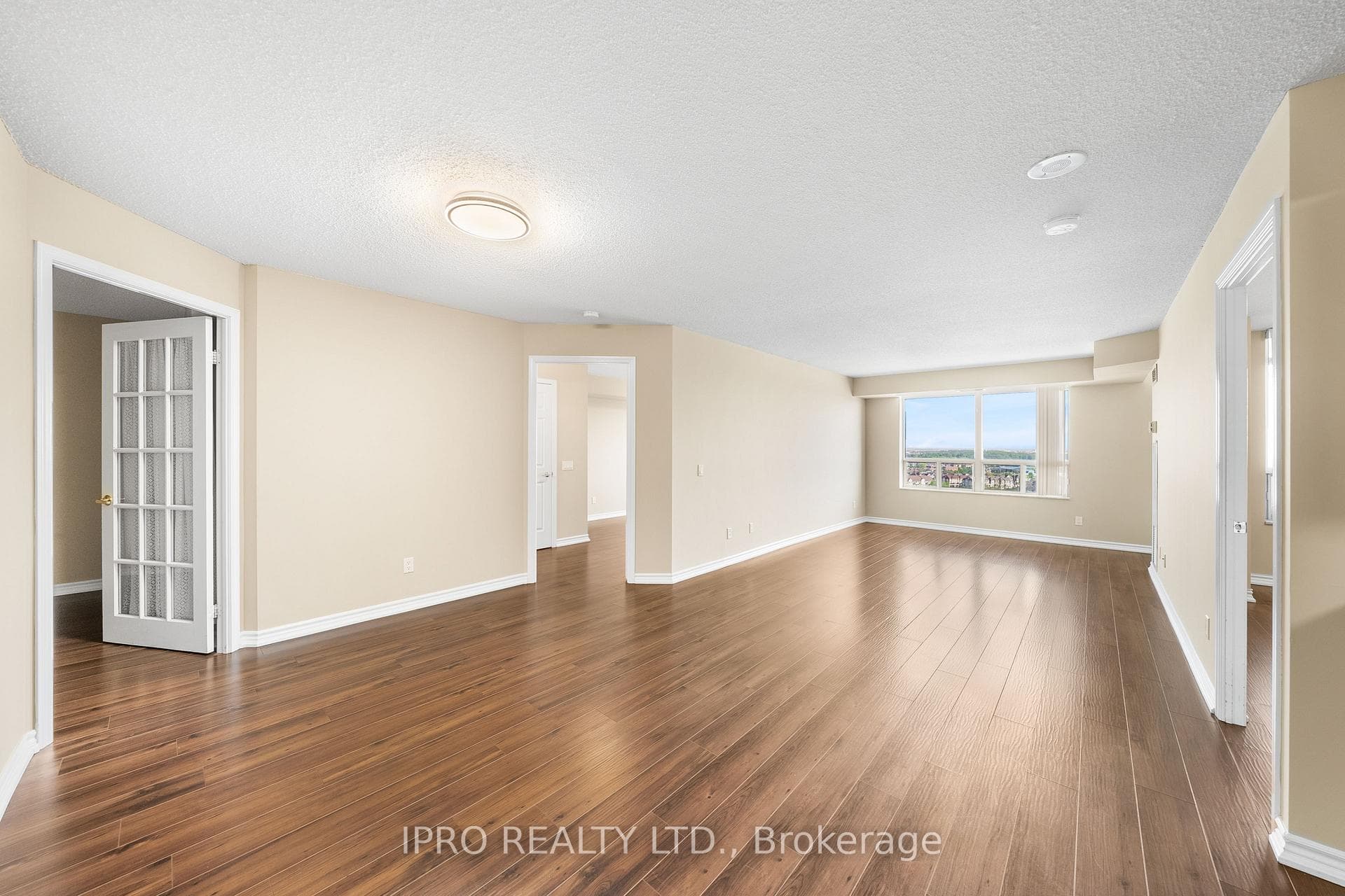 35 Kingsbridge Garden Circle Unit 2106 photo 8