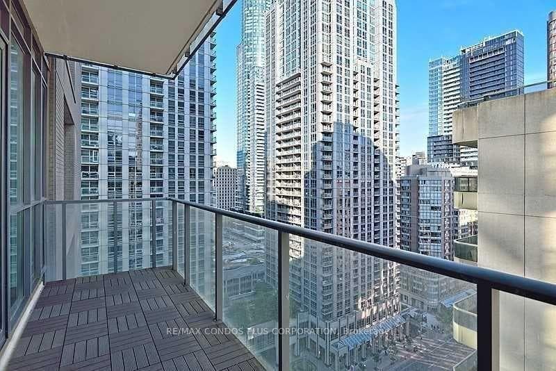 770 Bay Street Unit 1707 photo 13