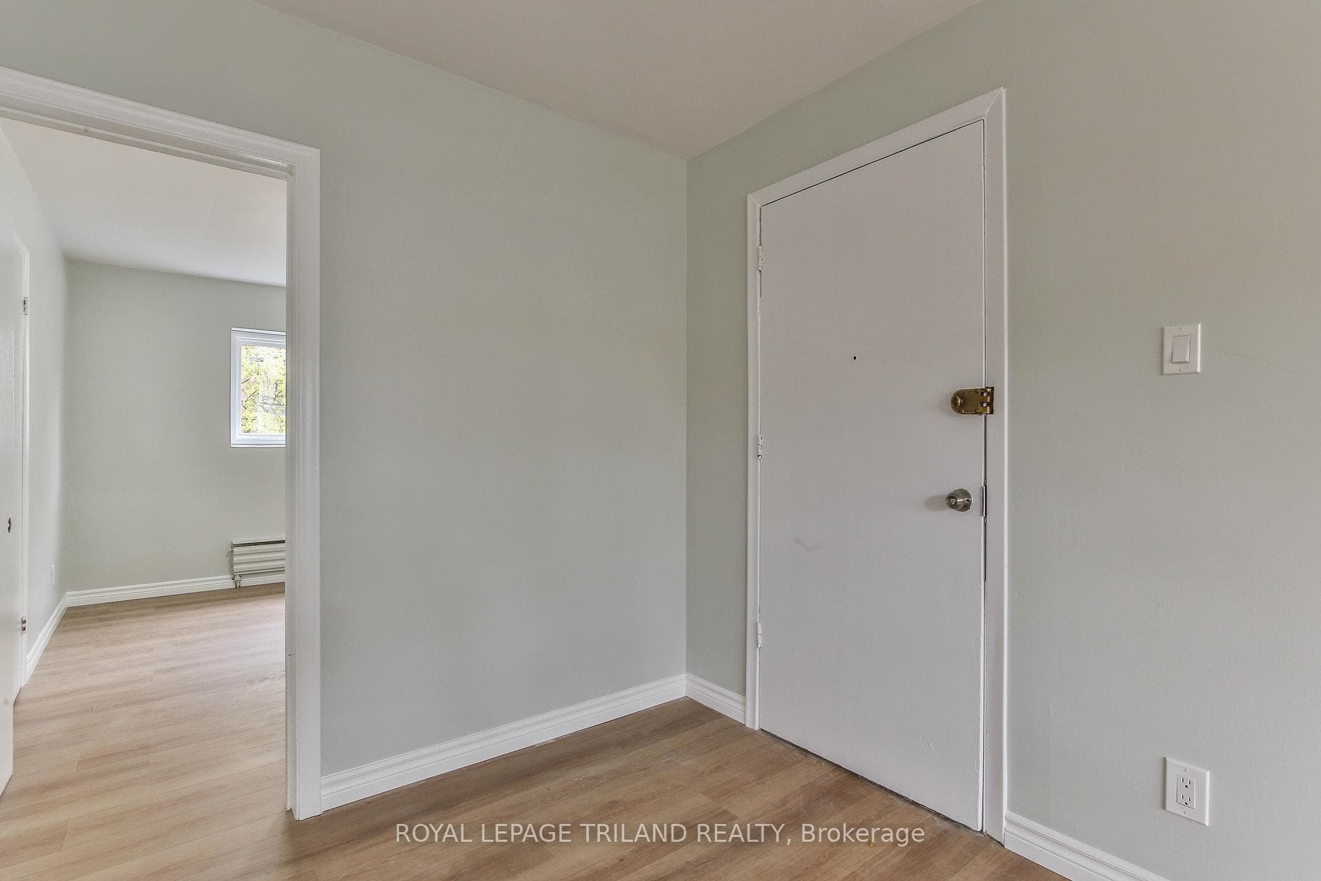 358 Hilton Avenue Unit 2 photo 4