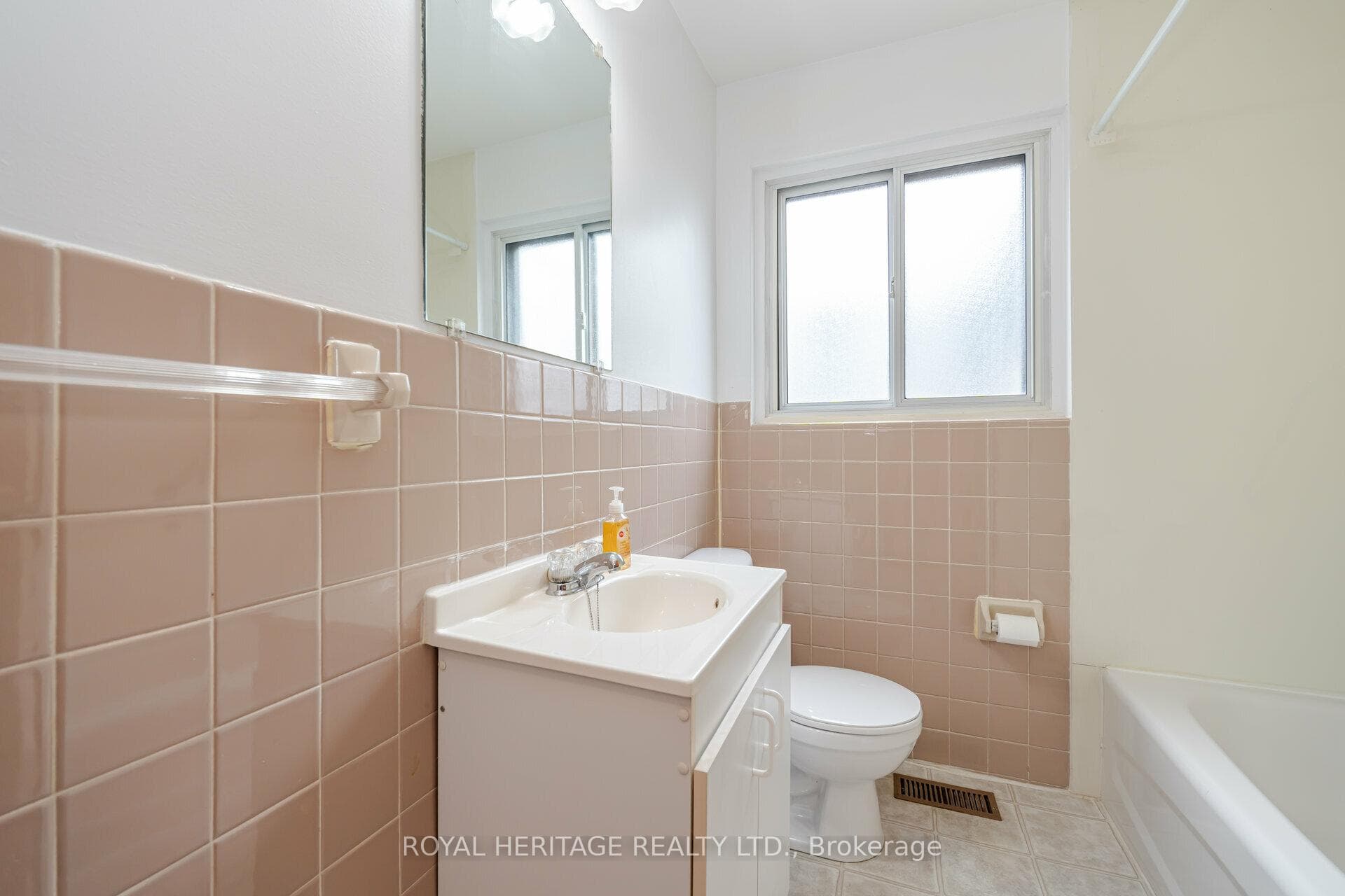 349 Frontenac Avenue photo 20