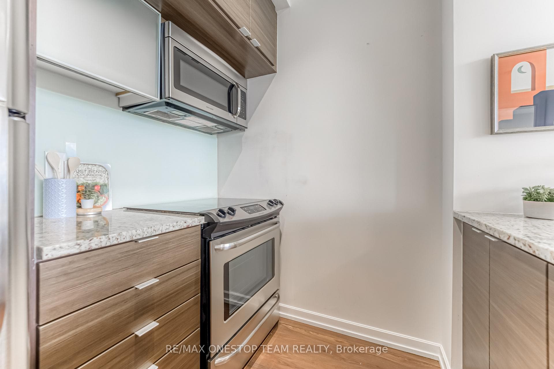 62 Forest Manor Road Unit 1710 photo 9