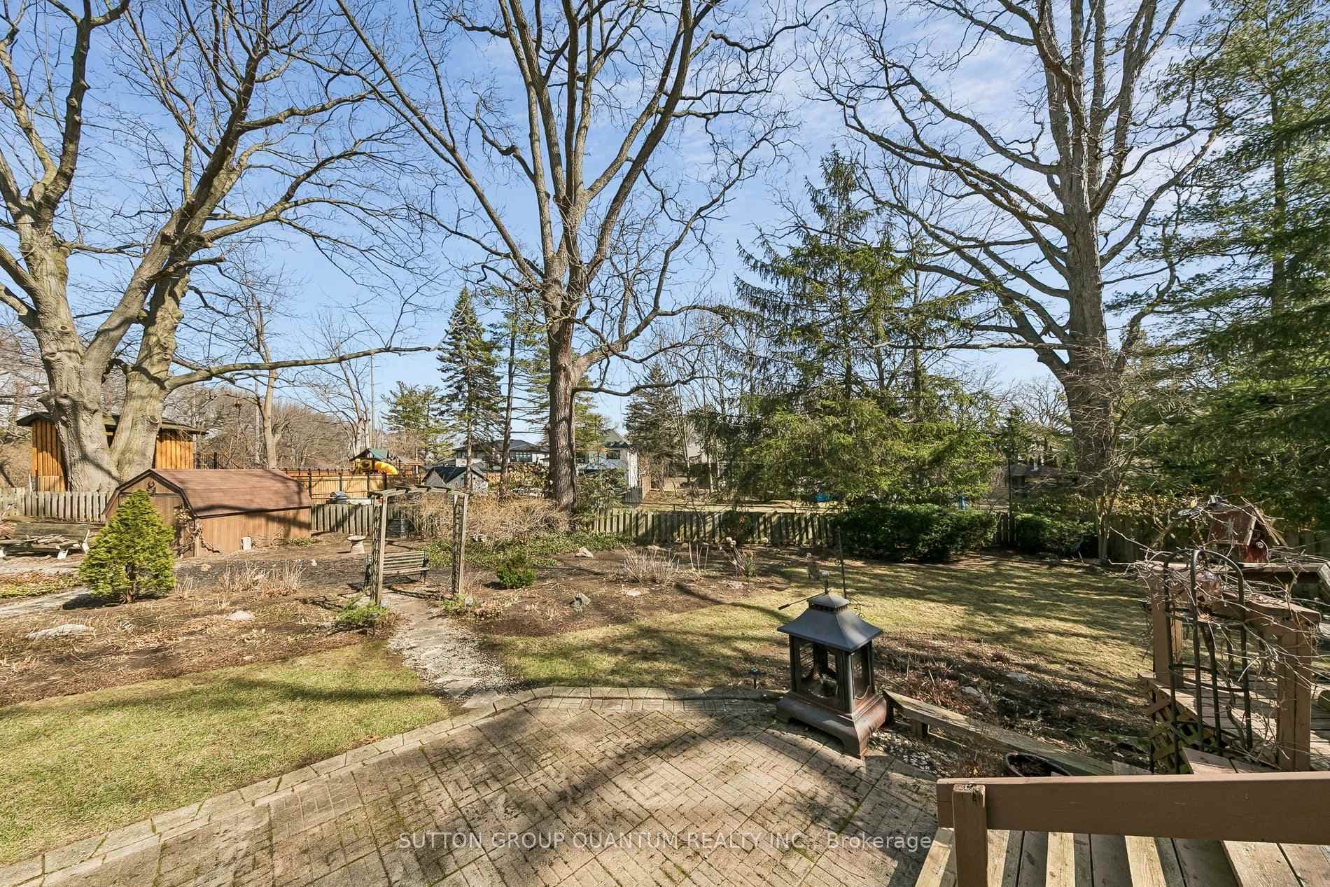 1431 Queen Victoria Avenue photo 38