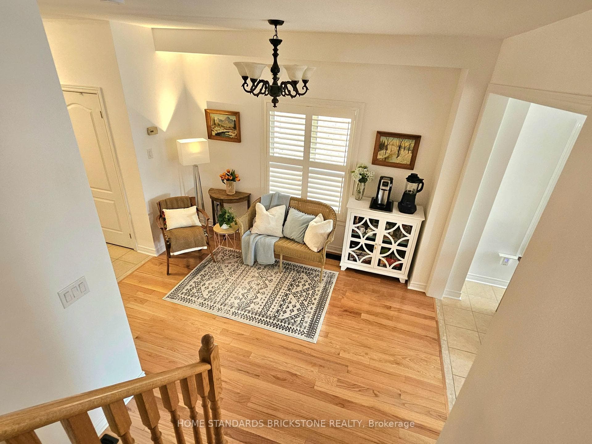 50 Versailles Crescent photo 4