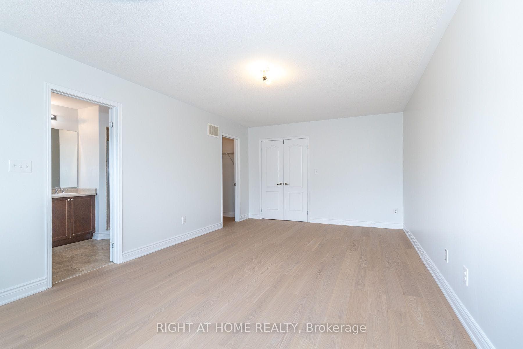4694 Thomas Alton Boulevard photo 26