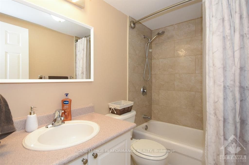 3265 ST JOSEPH Boulevard Unit 127 photo 17