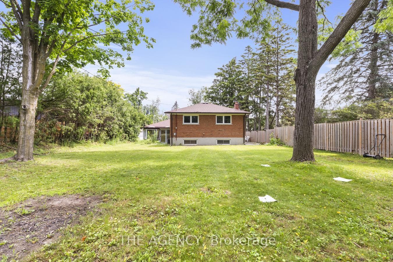 172 Camlaren Crescent photo 34