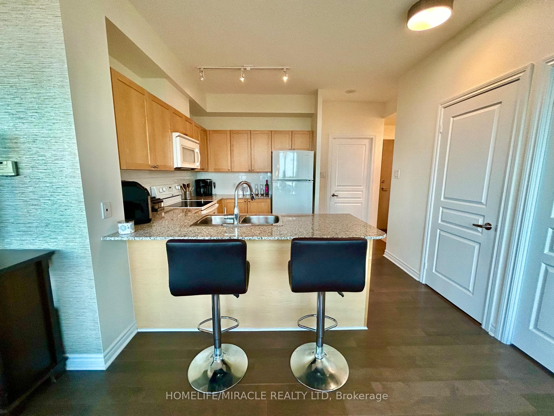 3525 Kariya Drive Unit 802 photo 8