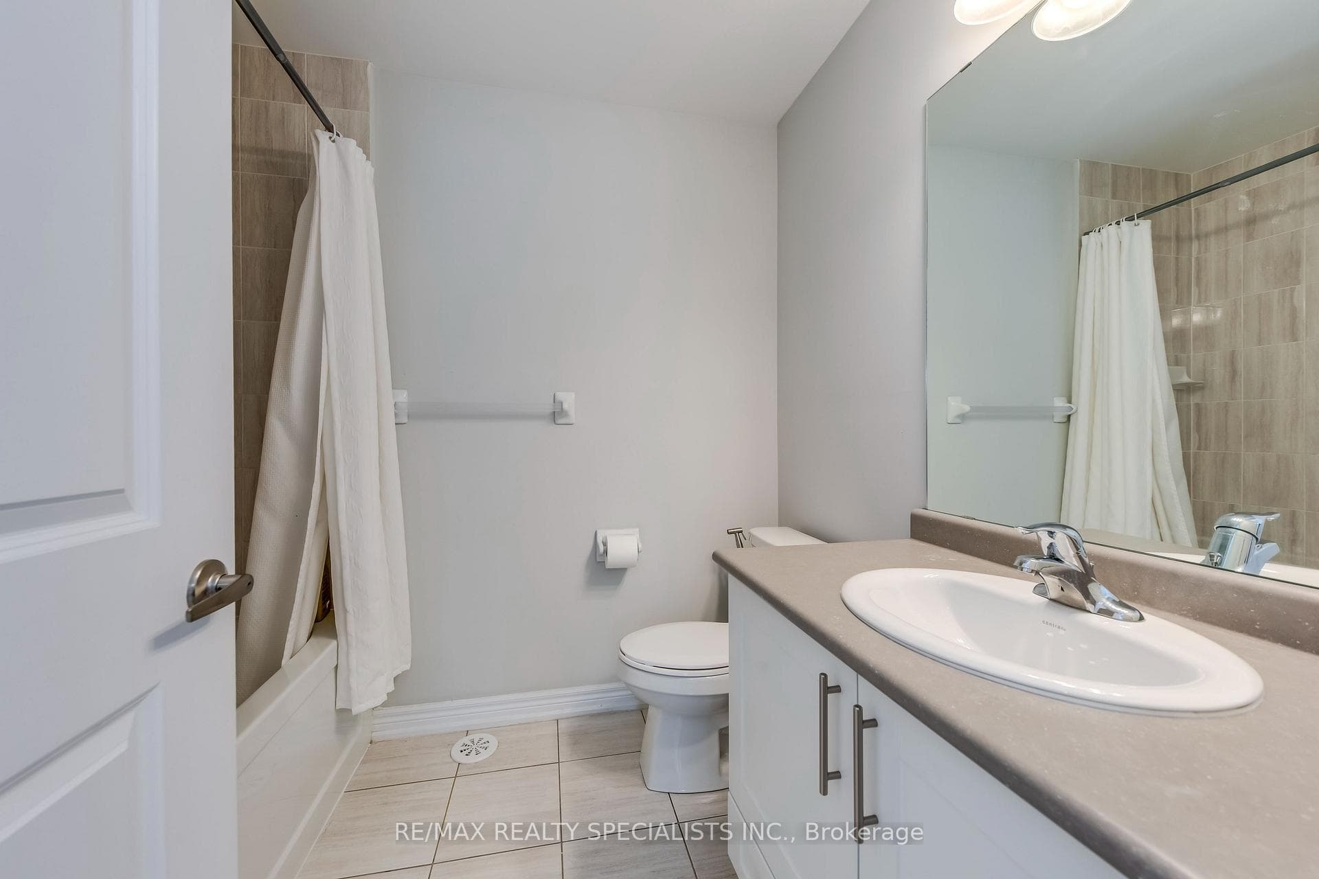 136 Hibiscus Lane photo 36