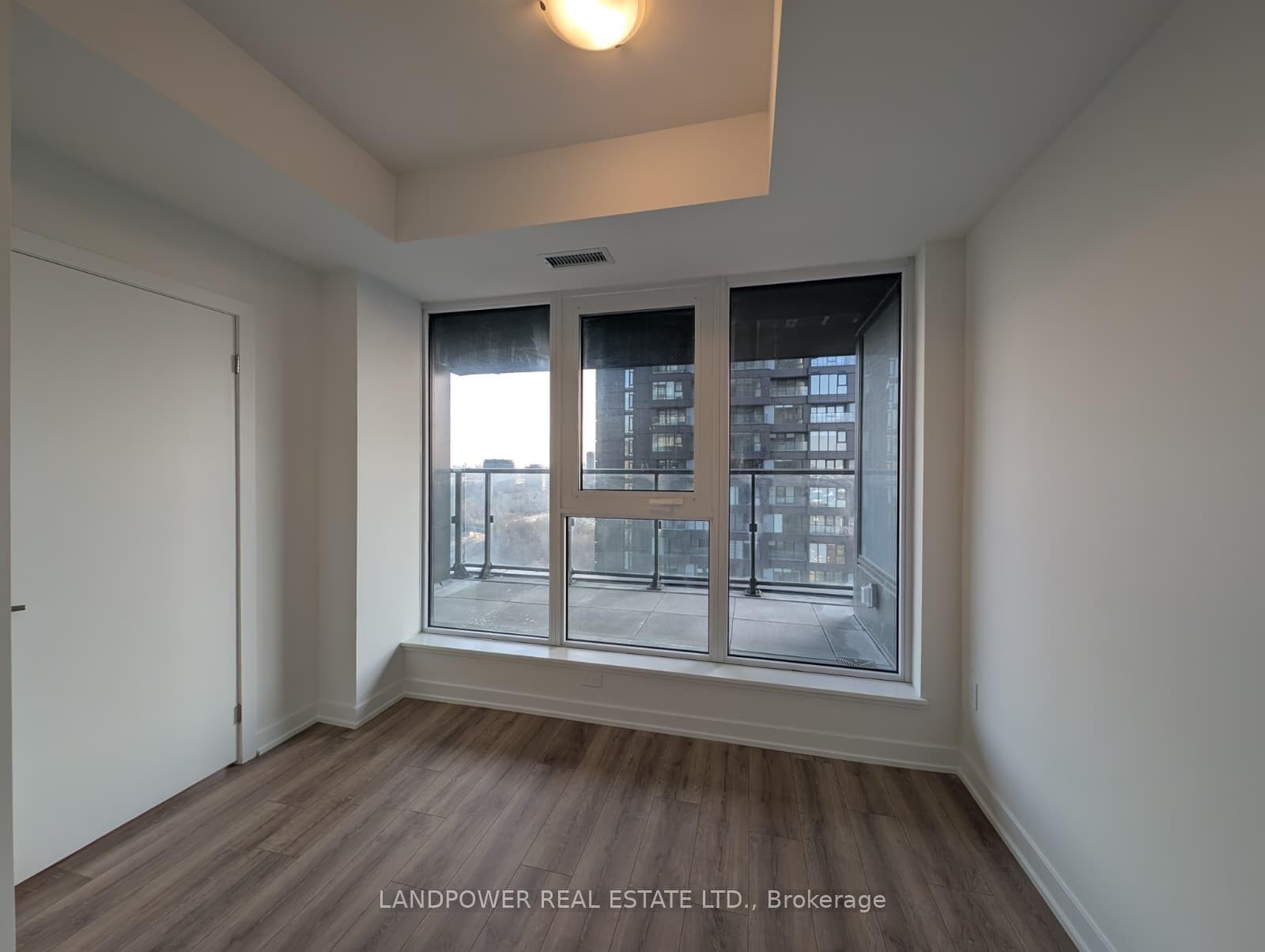 5 Quarrington Lane Unit 1502 photo 11